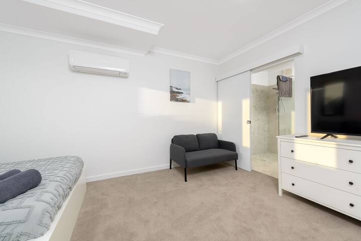 22 Cooyou Close gallery image 5