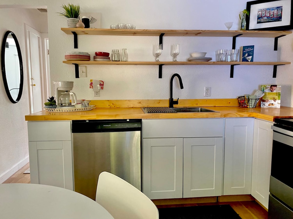 Hideaway. | Sweet Stay | East Austin