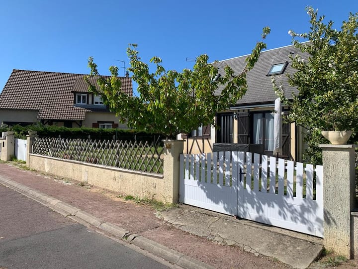 Jolie Perle Normande Avec Jardin - Calvados