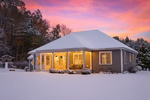 Mountain home with theater space, game room & gym