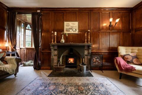 Large Grade II Listed House & Garden, nr Beaches