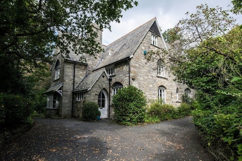 Large Grade II Listed House & Garden, nr Beaches