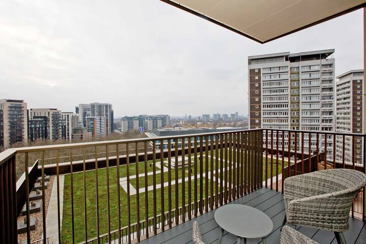 Skyline Sanctuary with City Views gallery image 3