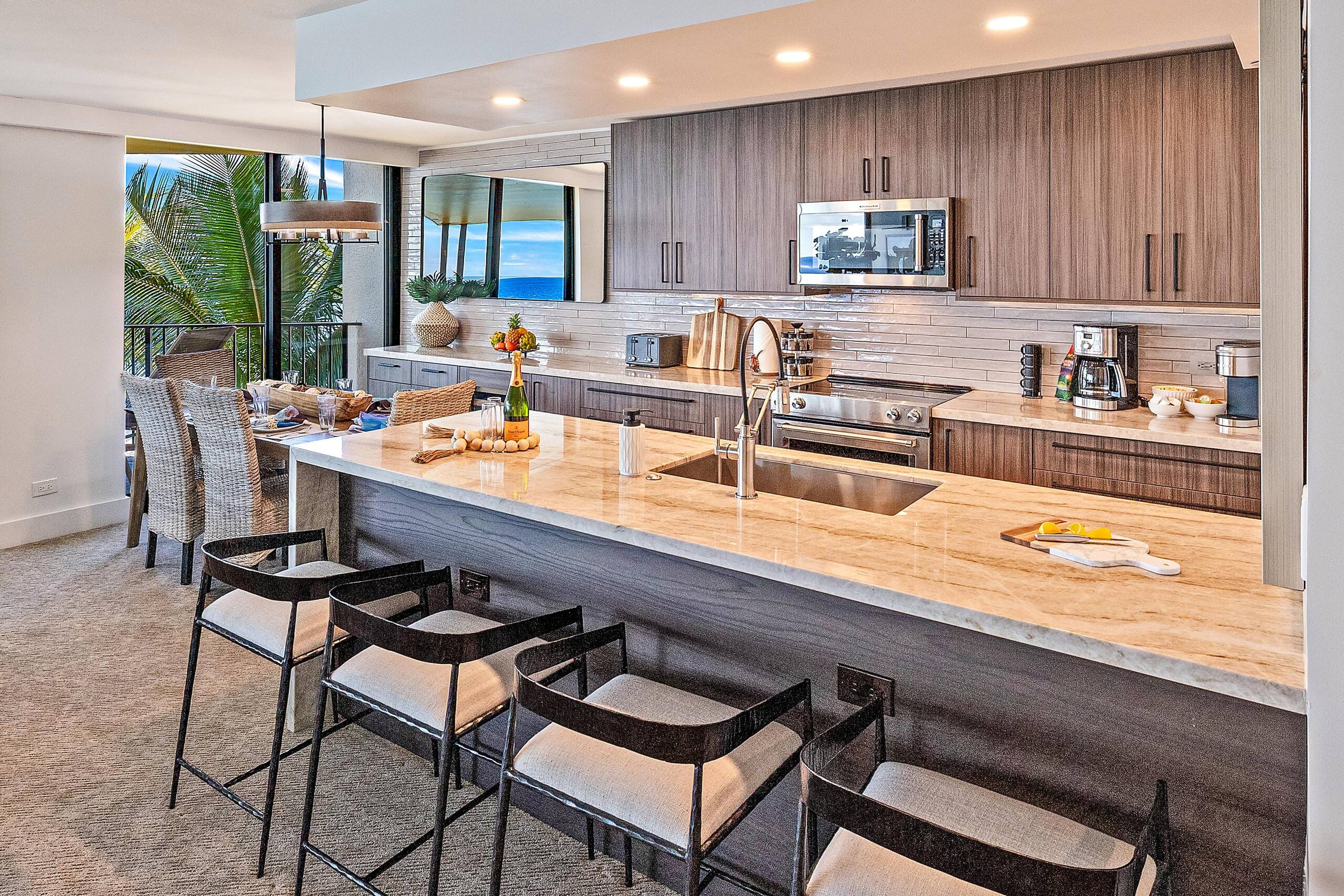Condo in Lahaina · ★4.97 · 2 bedrooms · 5 beds · 2 baths - Image 32