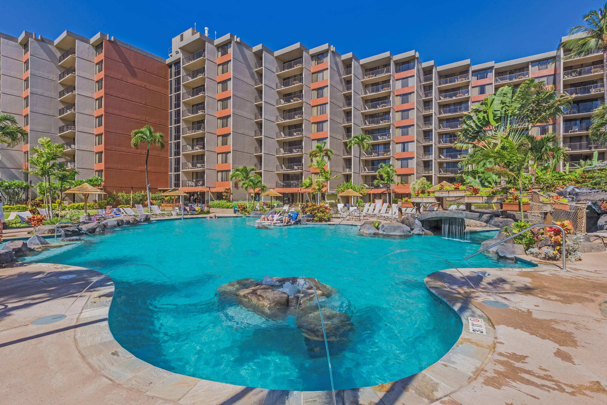 Condo in Lahaina · ★4.97 · 2 bedrooms · 5 beds · 2 baths - Image 42