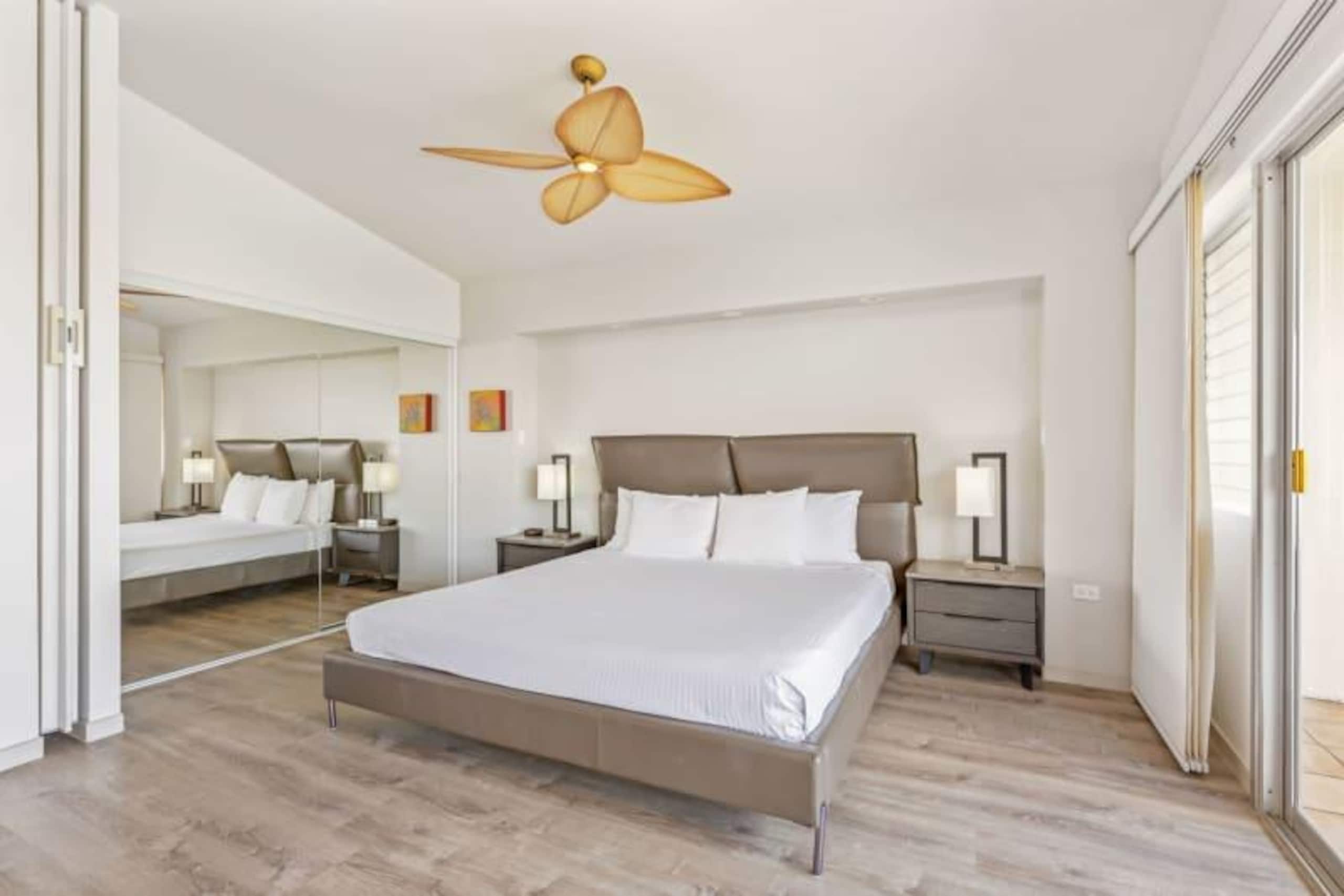 Condo in Honolulu · ★4.6 · 1 bedroom · 2 beds · 1 shared bath - Image 12