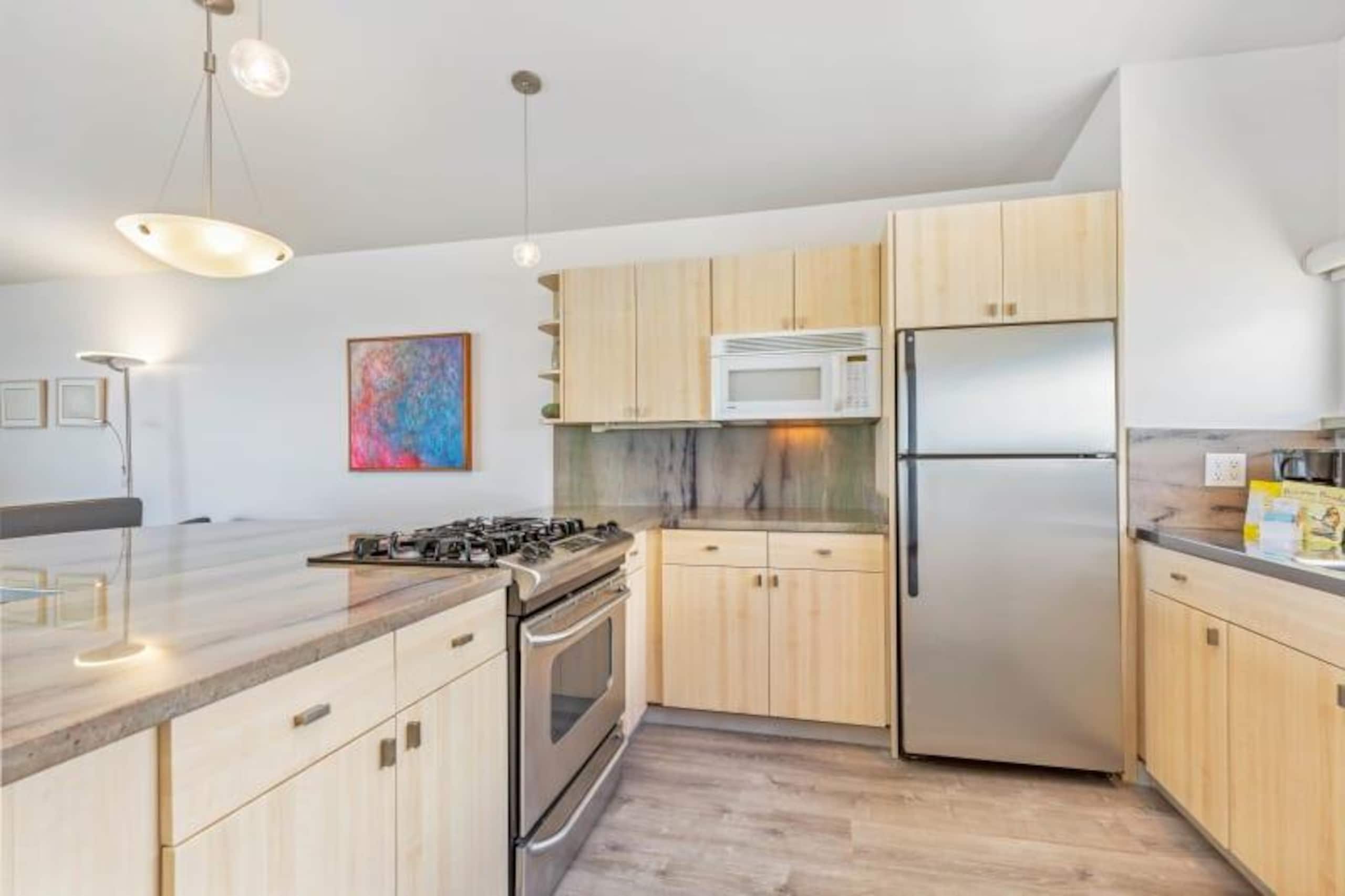 Condo in Honolulu · ★4.6 · 1 bedroom · 2 beds · 1 shared bath - Image 3