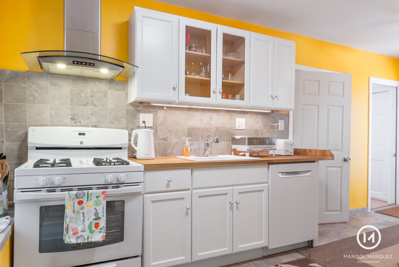 2 beds Garden Apt-calm oasis next to T stop -3 min