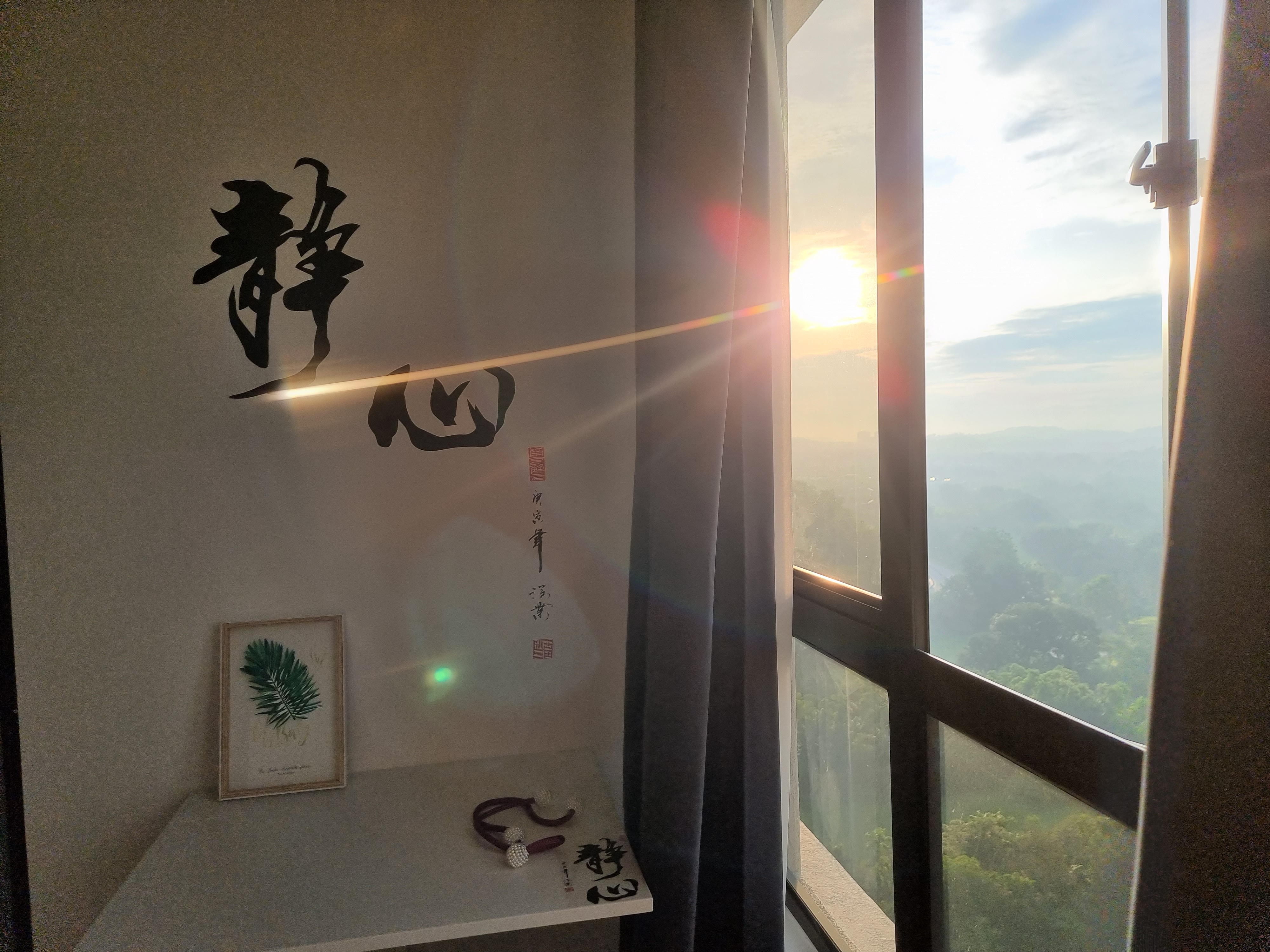 Calming mountain facing retreat homestay.