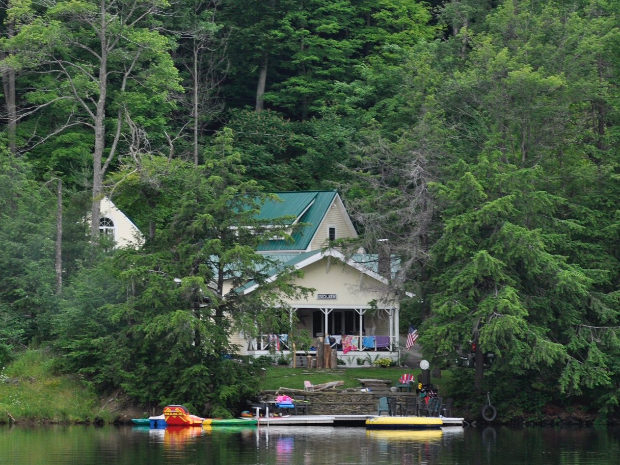 Mary Jane Cottage at Laurel Lake Cabins for Rent in Brackney