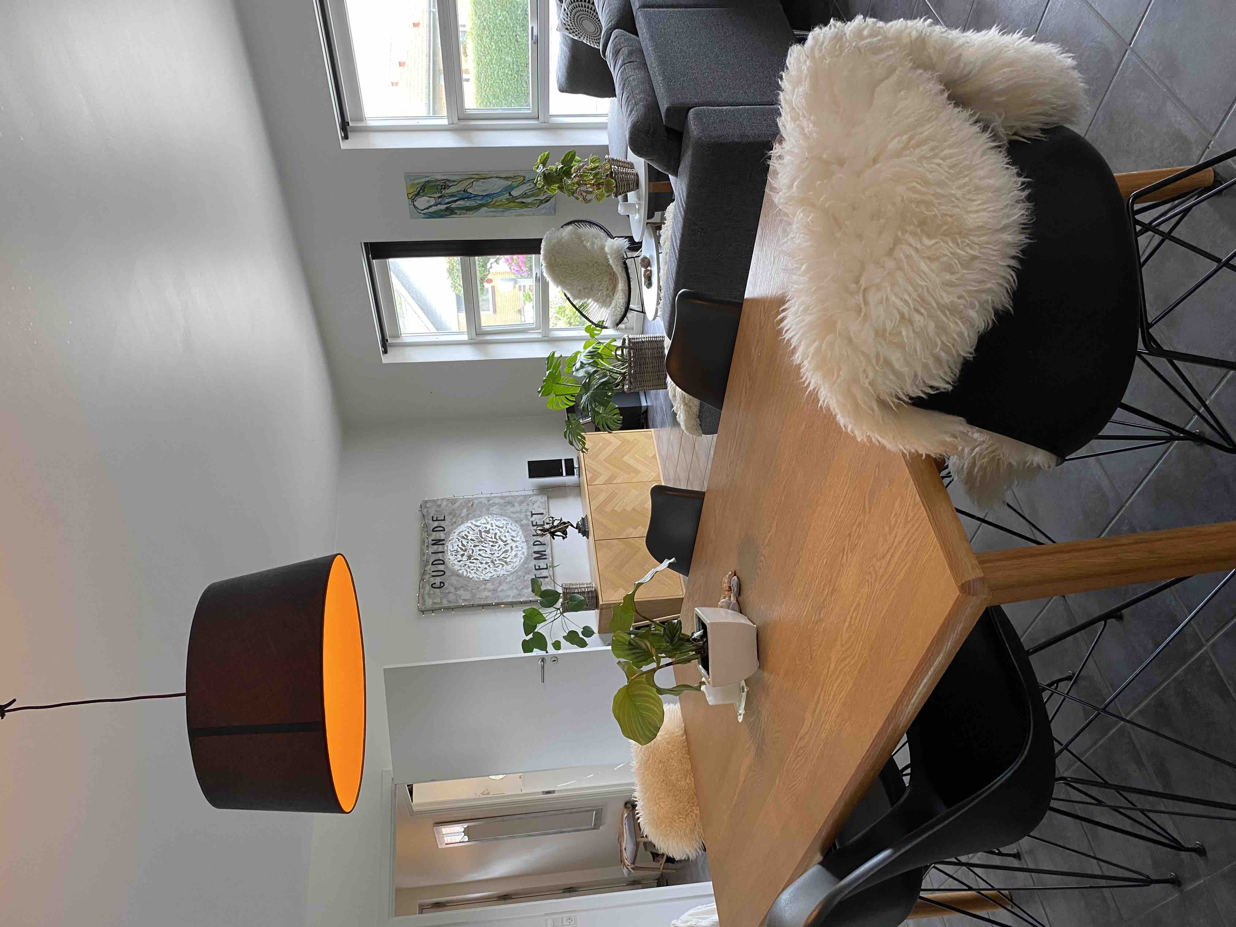 Spacious house close to MCH/Box