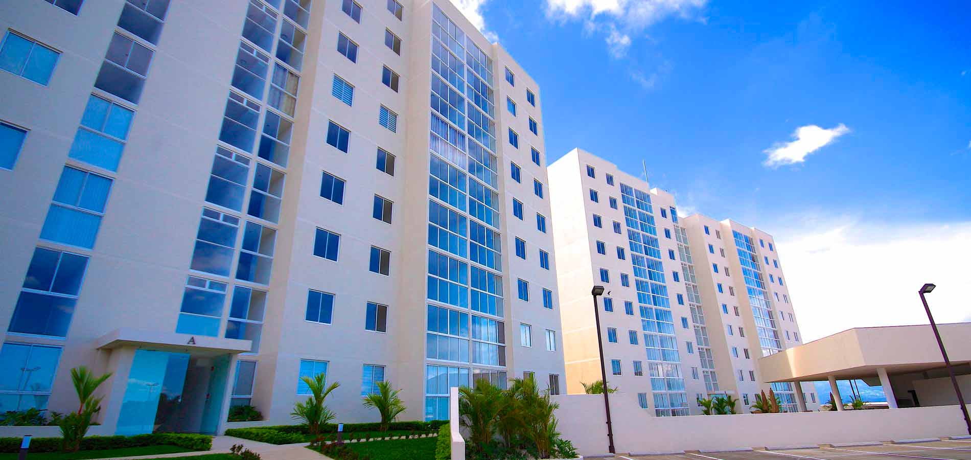 Apartamento en condominio Altavista Heredia. CR. Deptos. en complejo