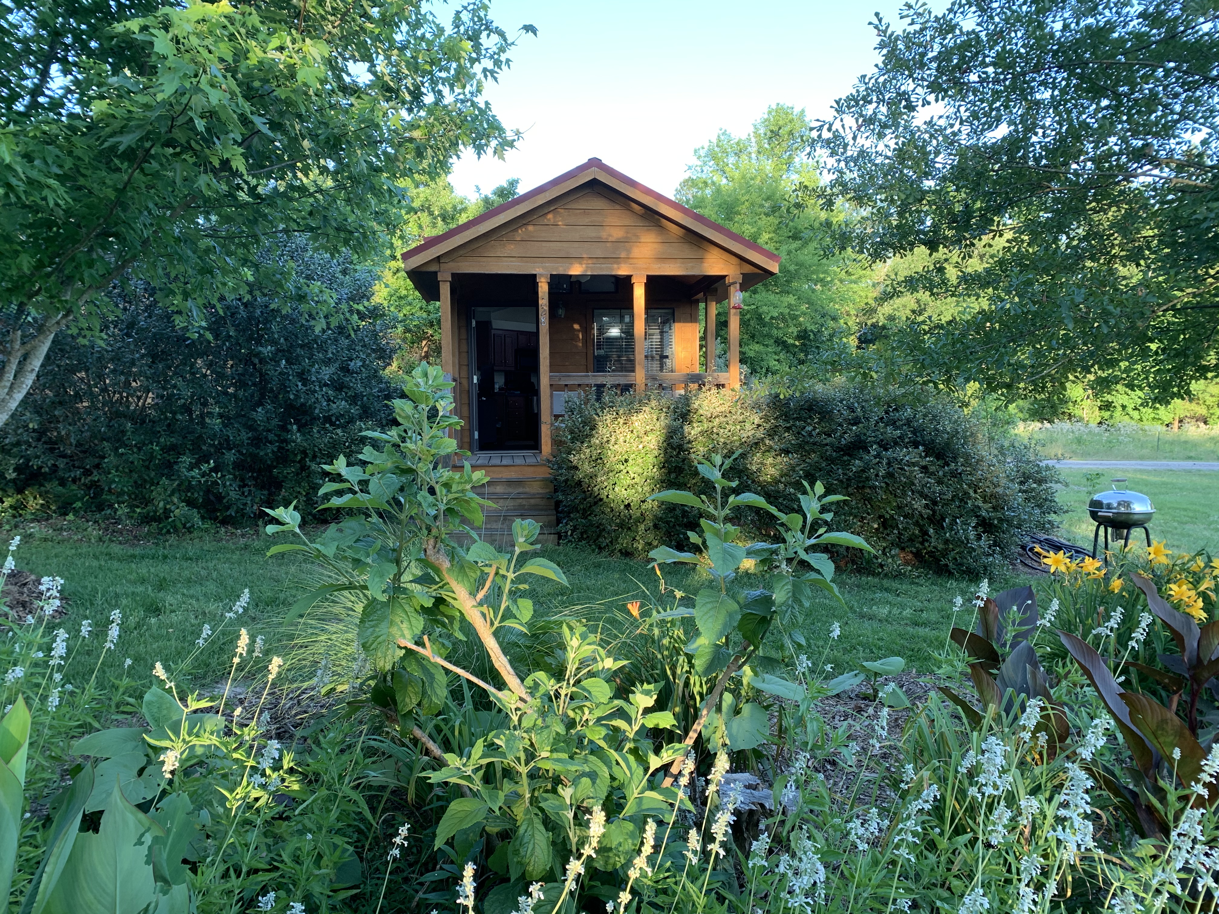 Country Cottage South with Kitchen,  Close to Town