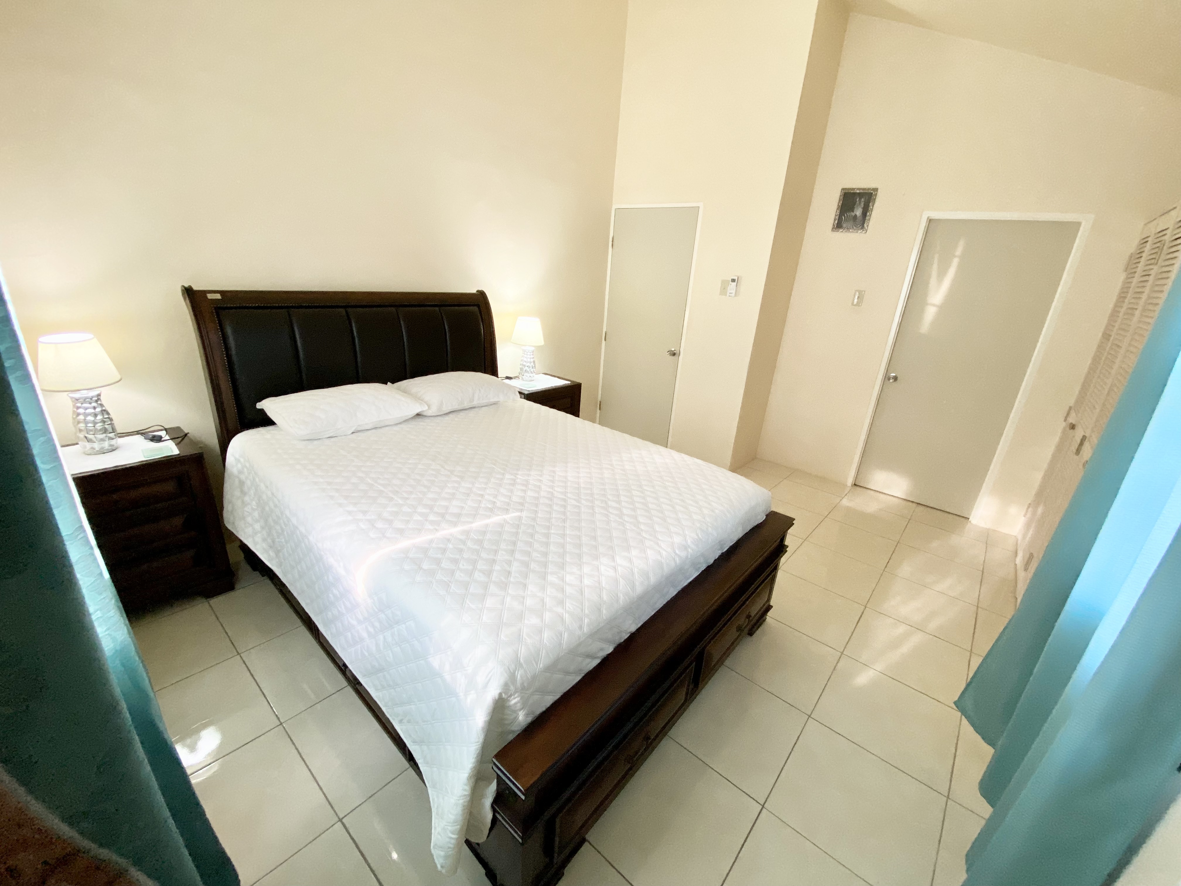 Complimentary Wine At Phoenix Park Village Houses for Rent in