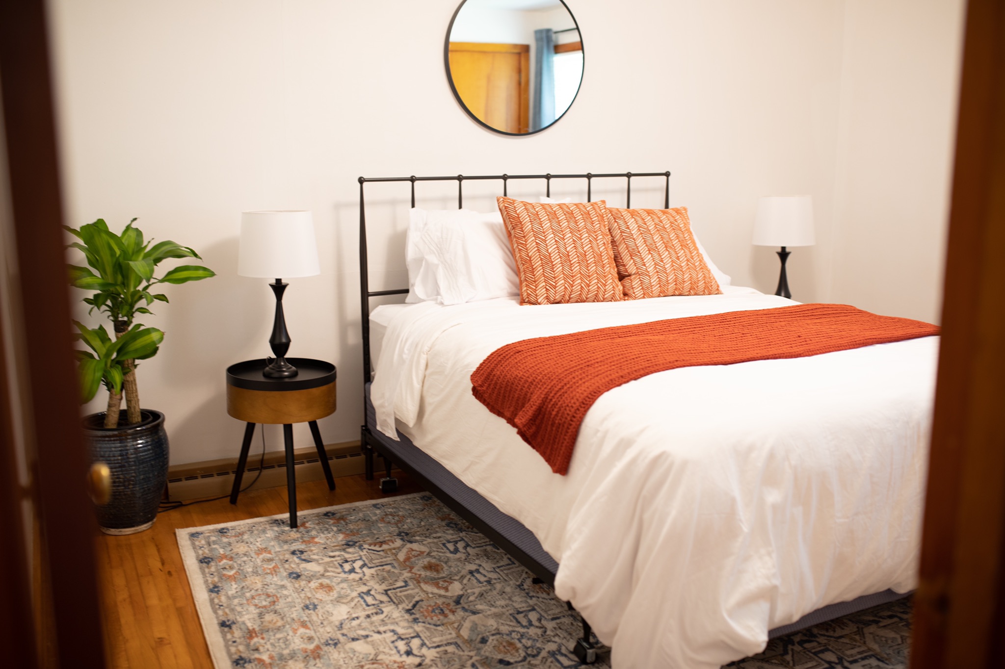 The West Quincy House: In Town W/Sauna & Garage