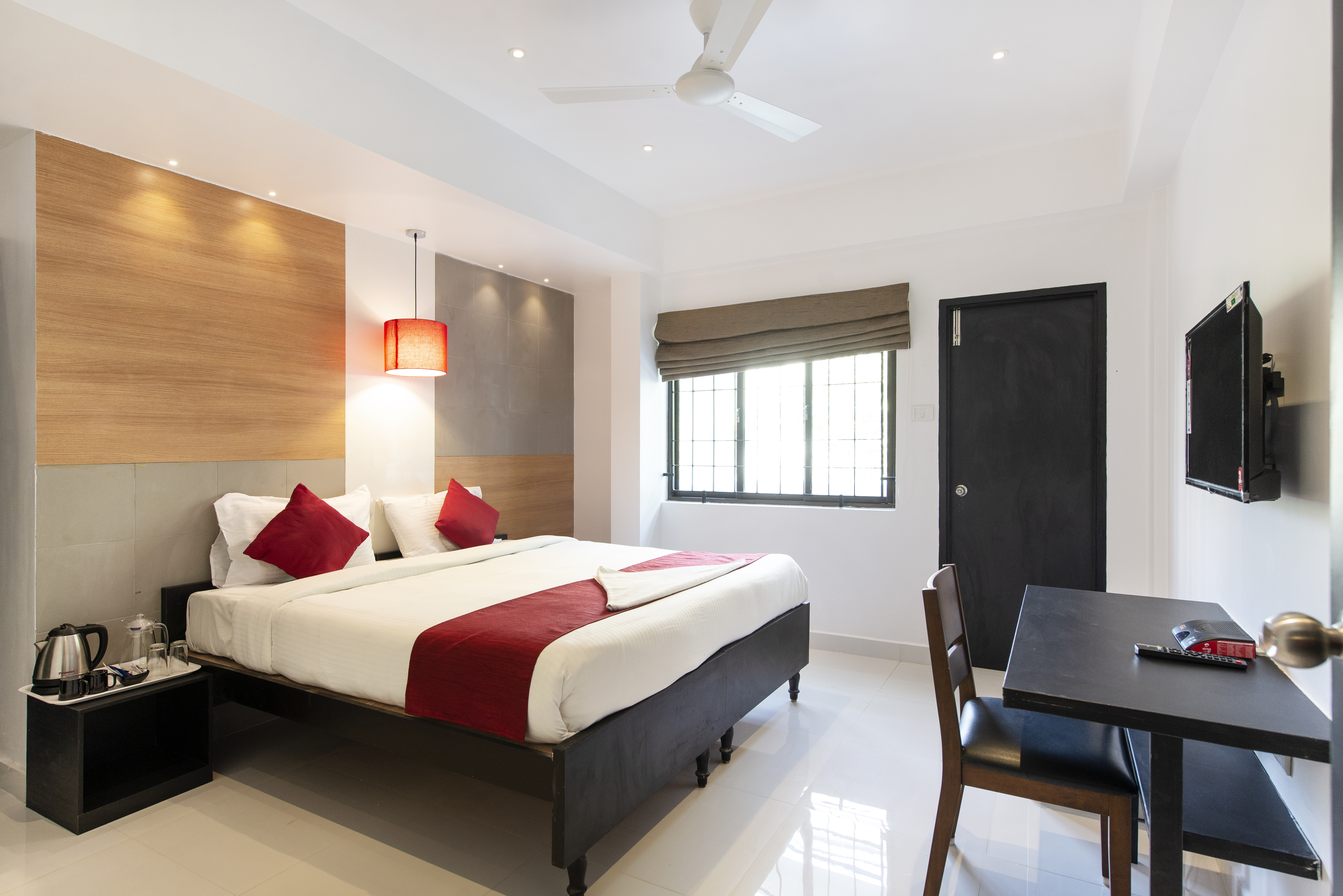 Deluxe Room Near Apollo Hospital Greams Road Serviced Apartments For Rent In Chennai Tamil Nadu India