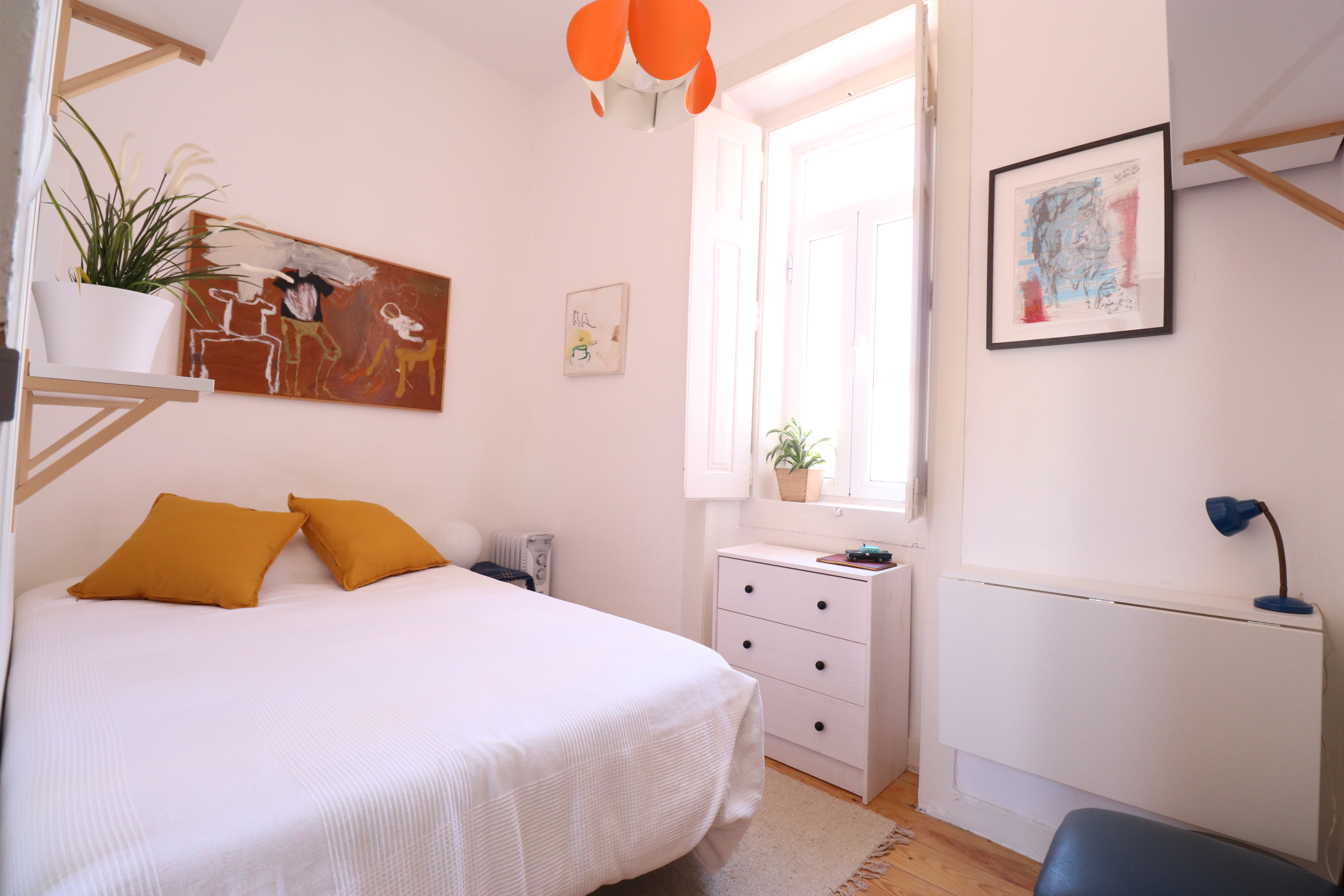Cosy little room in Bairro Alto