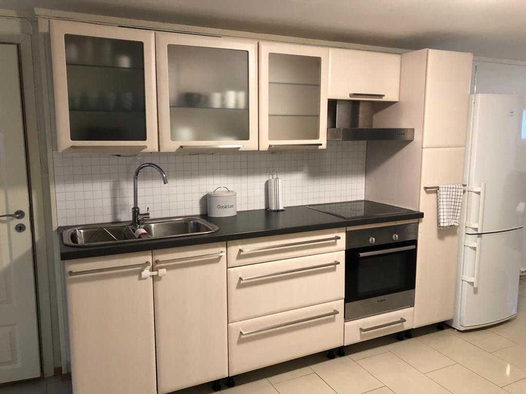 Cozy 2 bedroom apartment with own entrance
