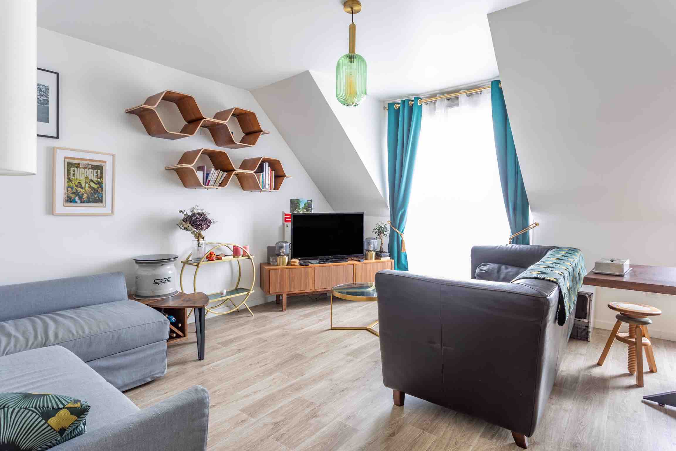 Quiet apartment equipped in residence with parking