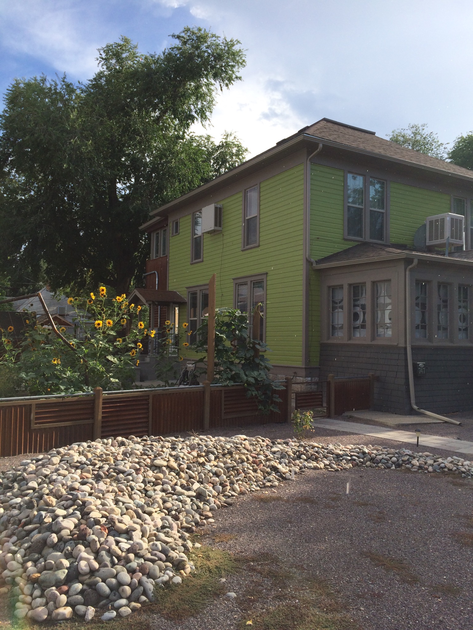 Spacious, modern, downtown apartment - Apartments for Rent in Grand