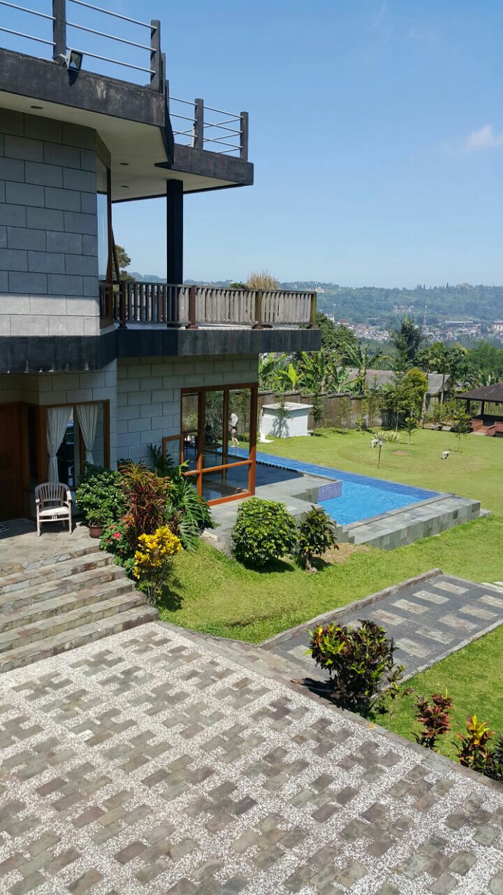 Land Of Tranquil Light Villas For Rent In Megamendung Jawa Barat Indonesia