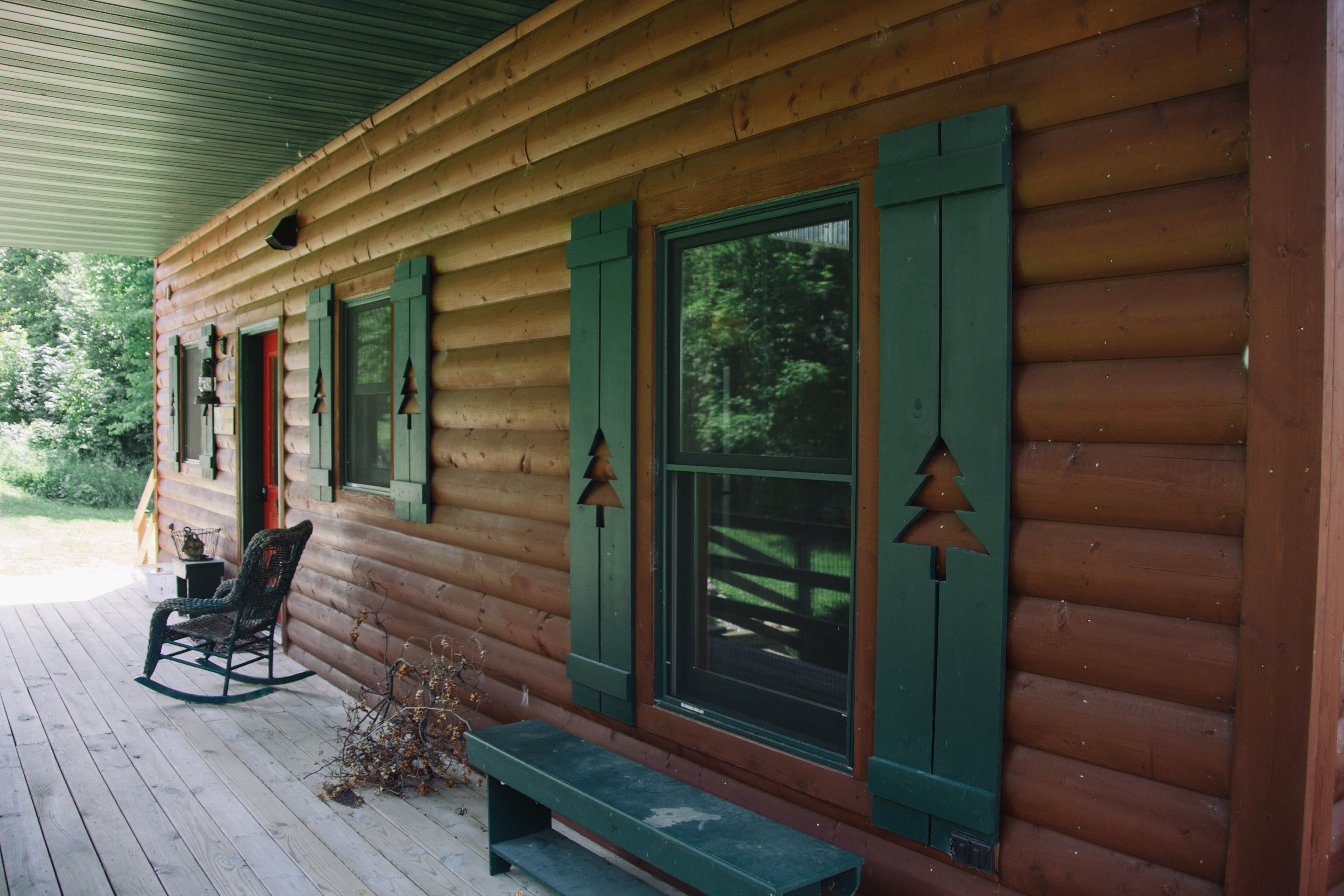 Lakeside Living ALL YEAR LONG at the Cabin! Cabins for Rent in