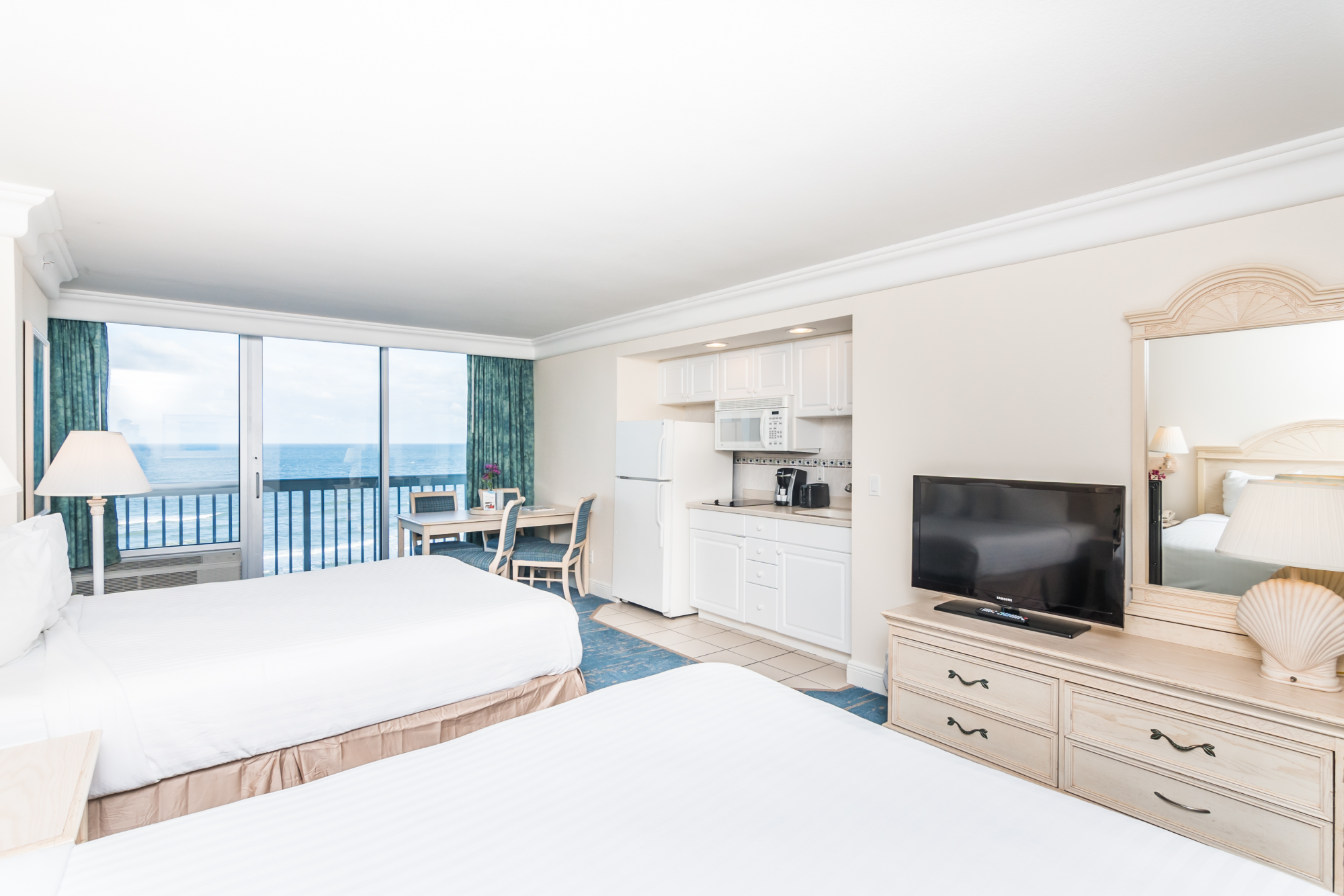 Get Daytona beach 2 suites For Free