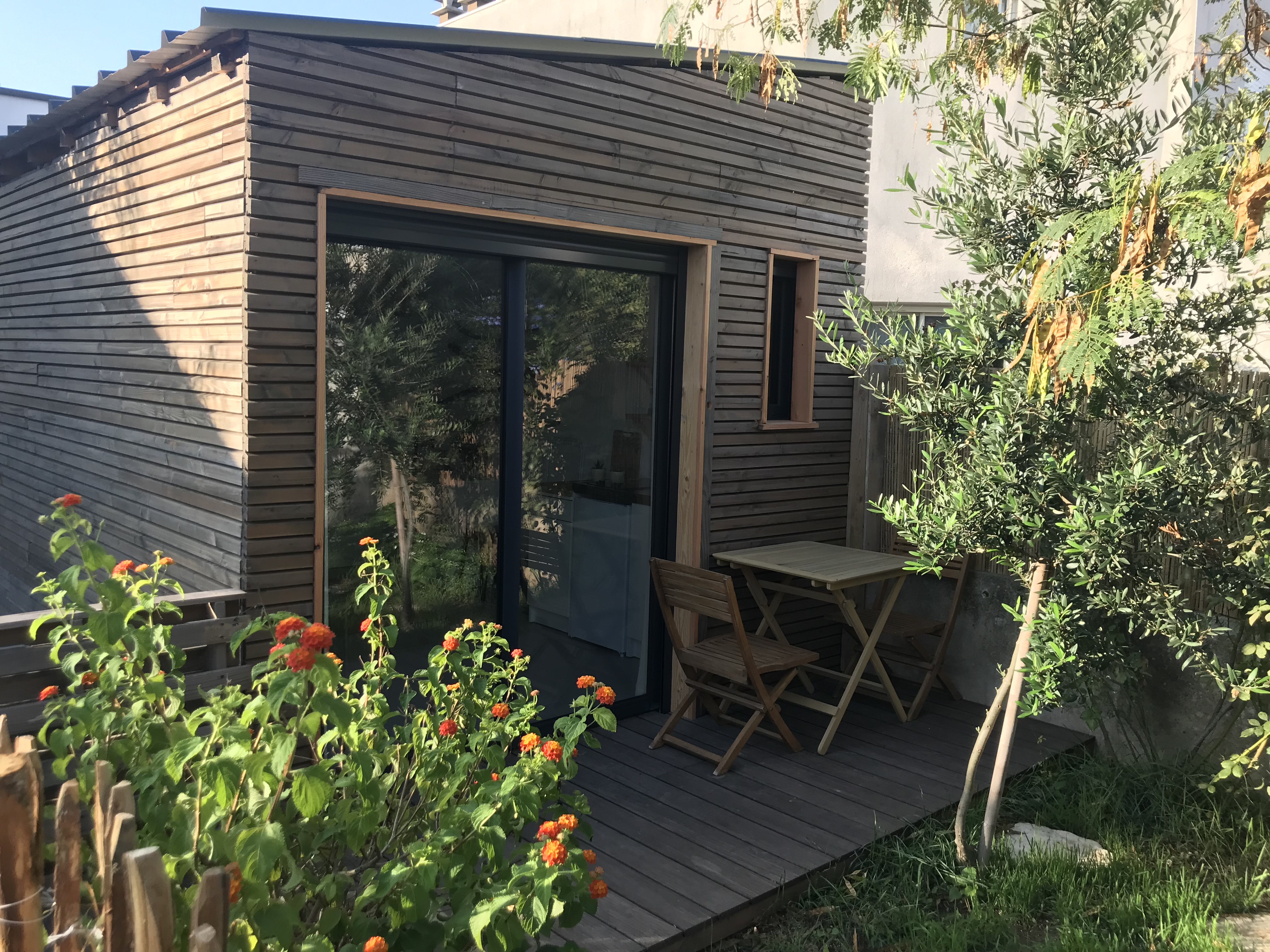 Beach - air-conditioned  garden studio, car park -Carnon