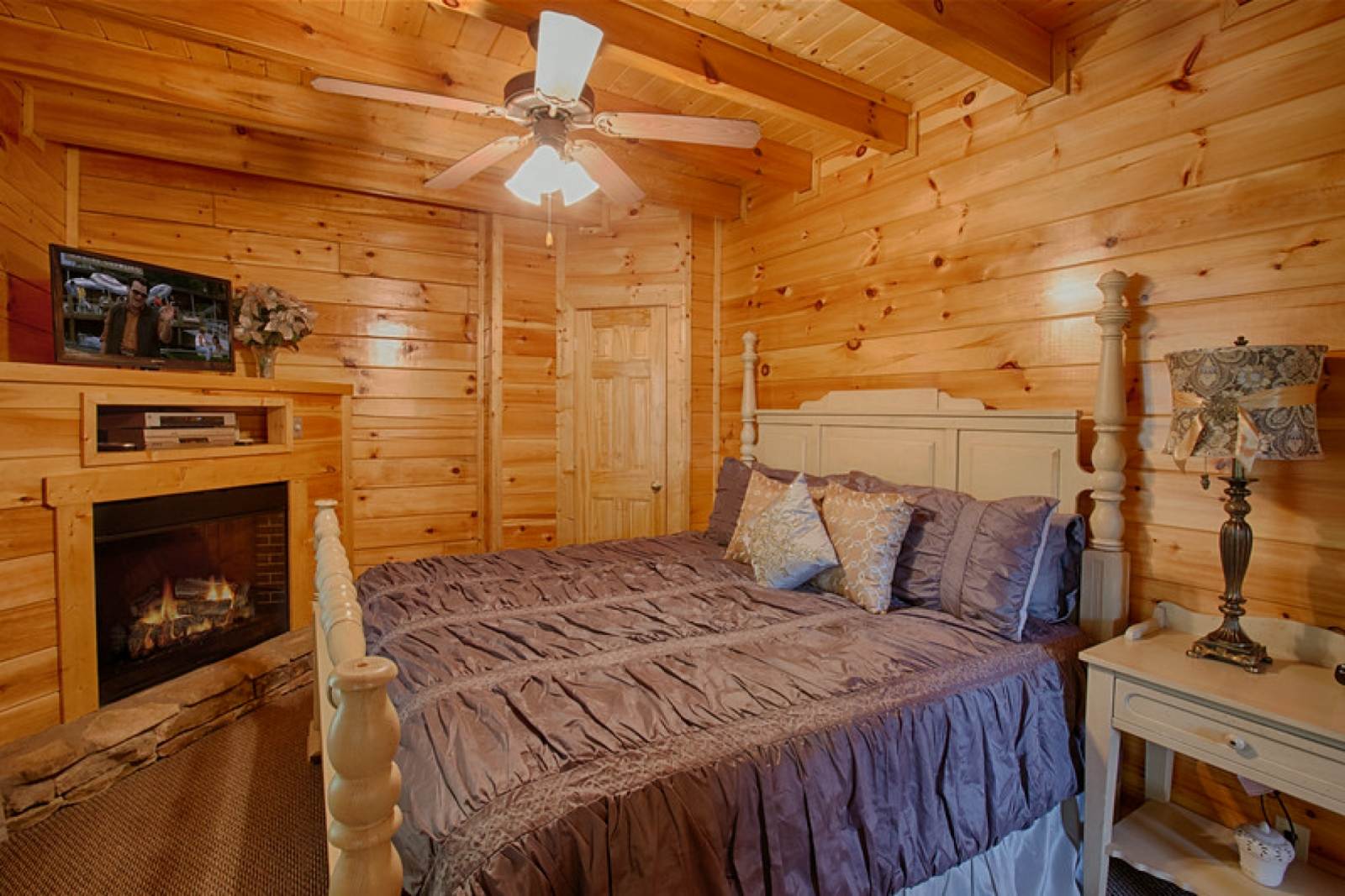 Sherwood Forest Resort 1 bedroom w/loft & views Cabins for Rent in