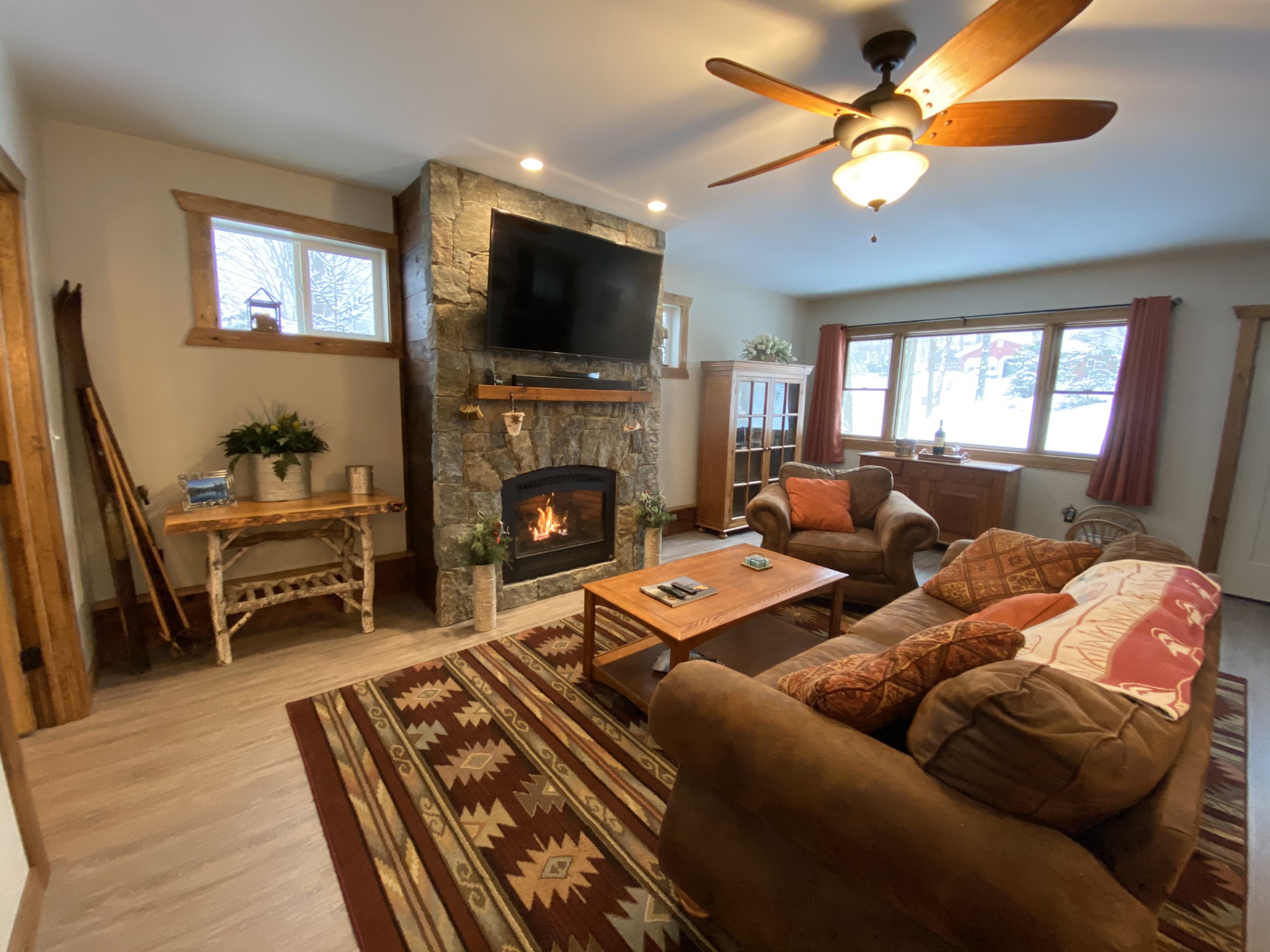 Romantic Getaway-Close to Bolton downtown