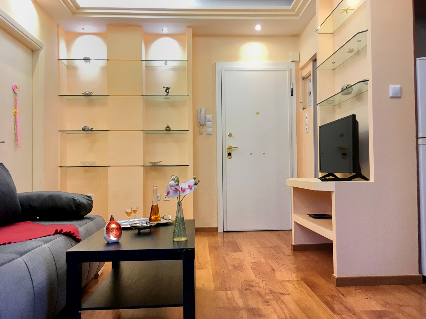 A2 Cute Vouliagmeni Apartment in a Unique Location