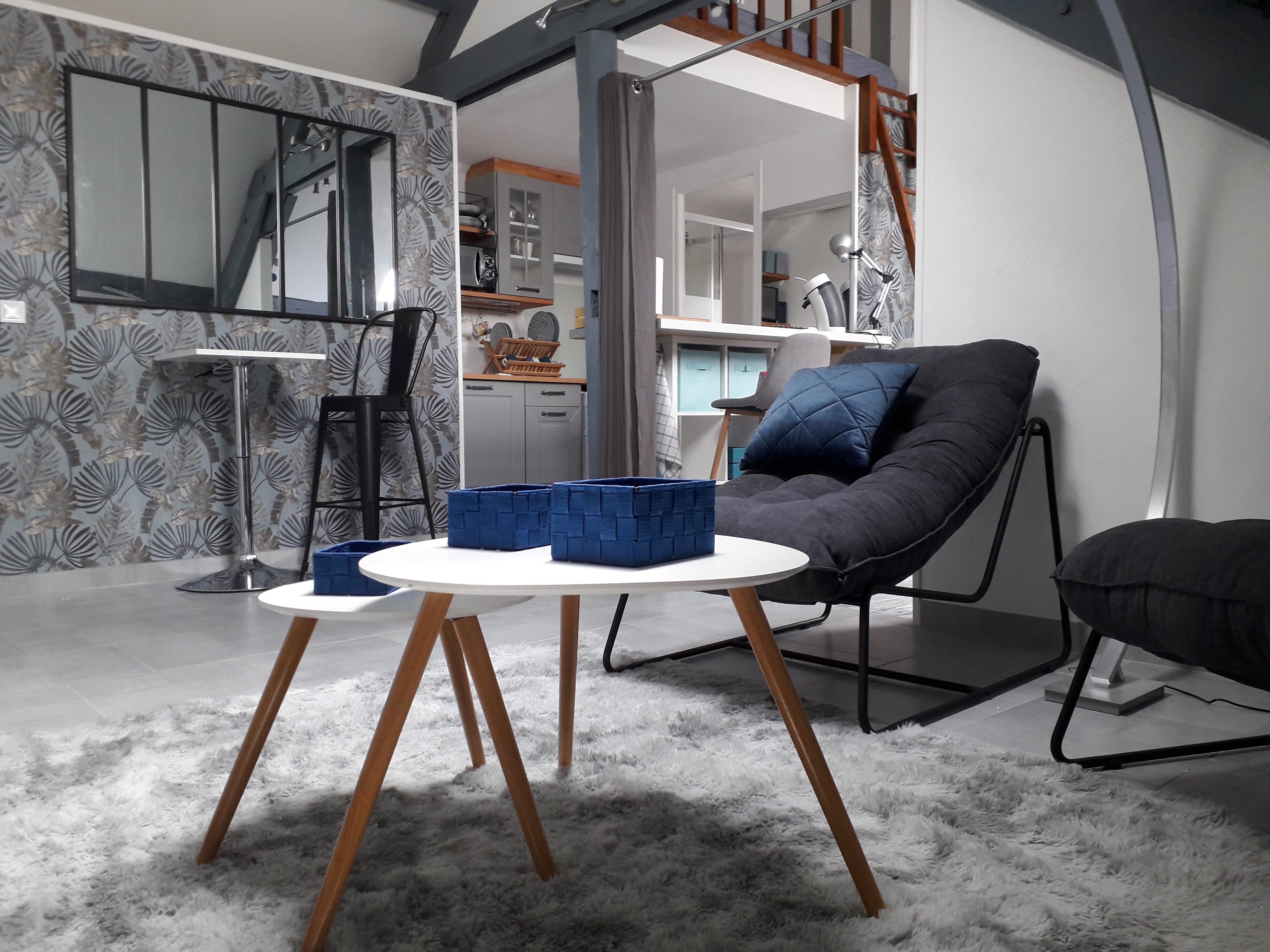 High end LOFT,  Garage, Comfortable 1-4 pers