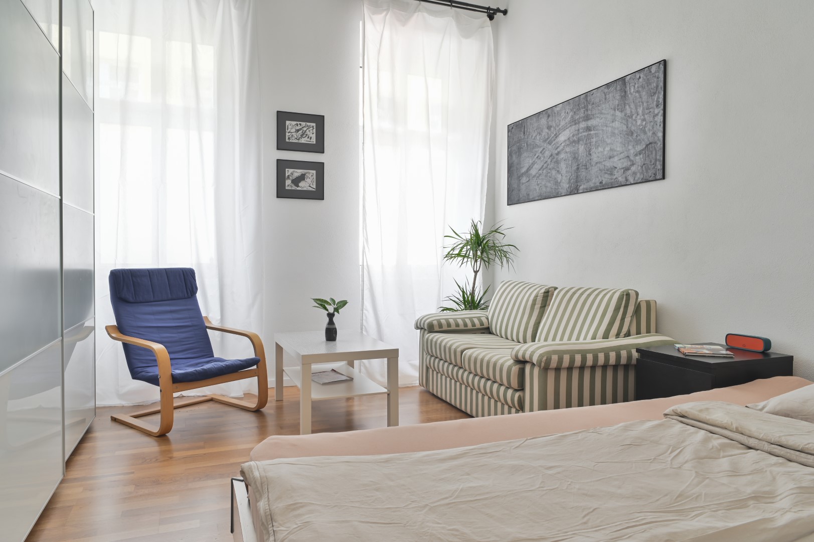 Private room - close to subway - 15 min to center