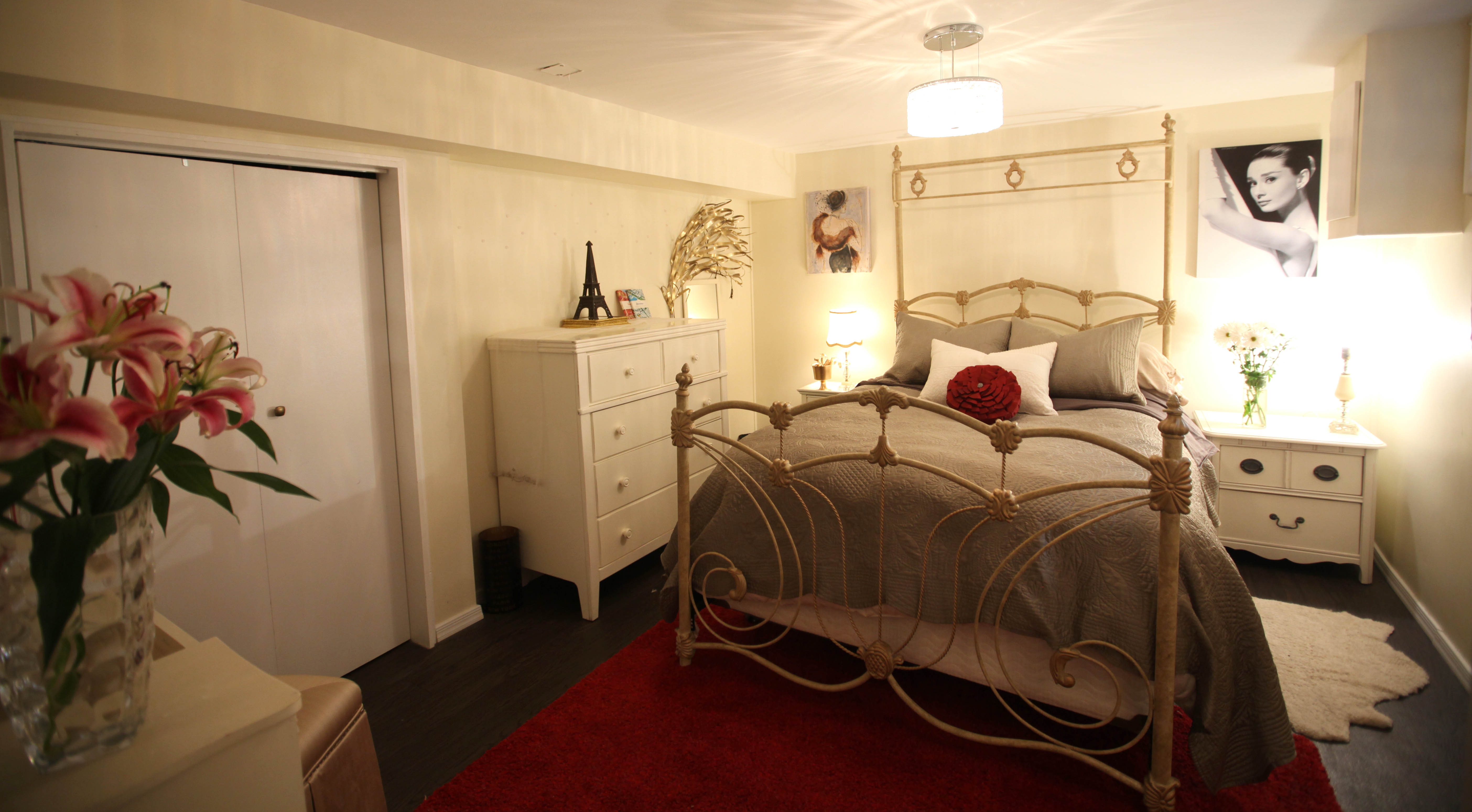 Private Suite in cozy River Heights home.