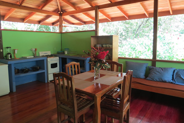Relax @Casa Titi: A cabin steps from the beach