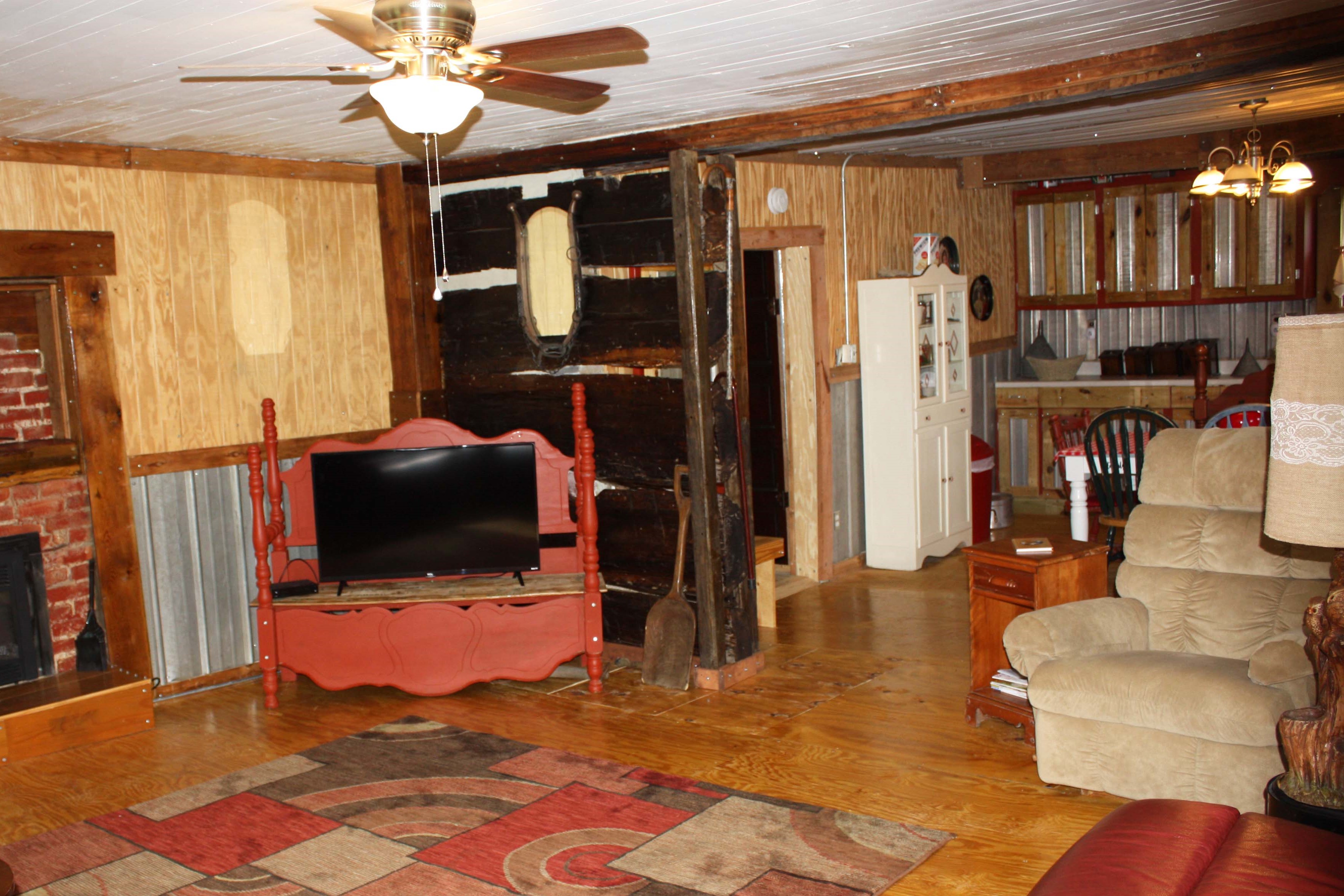 Mam's House Charming, Quaint, & Rustic Houses for Rent in Martin