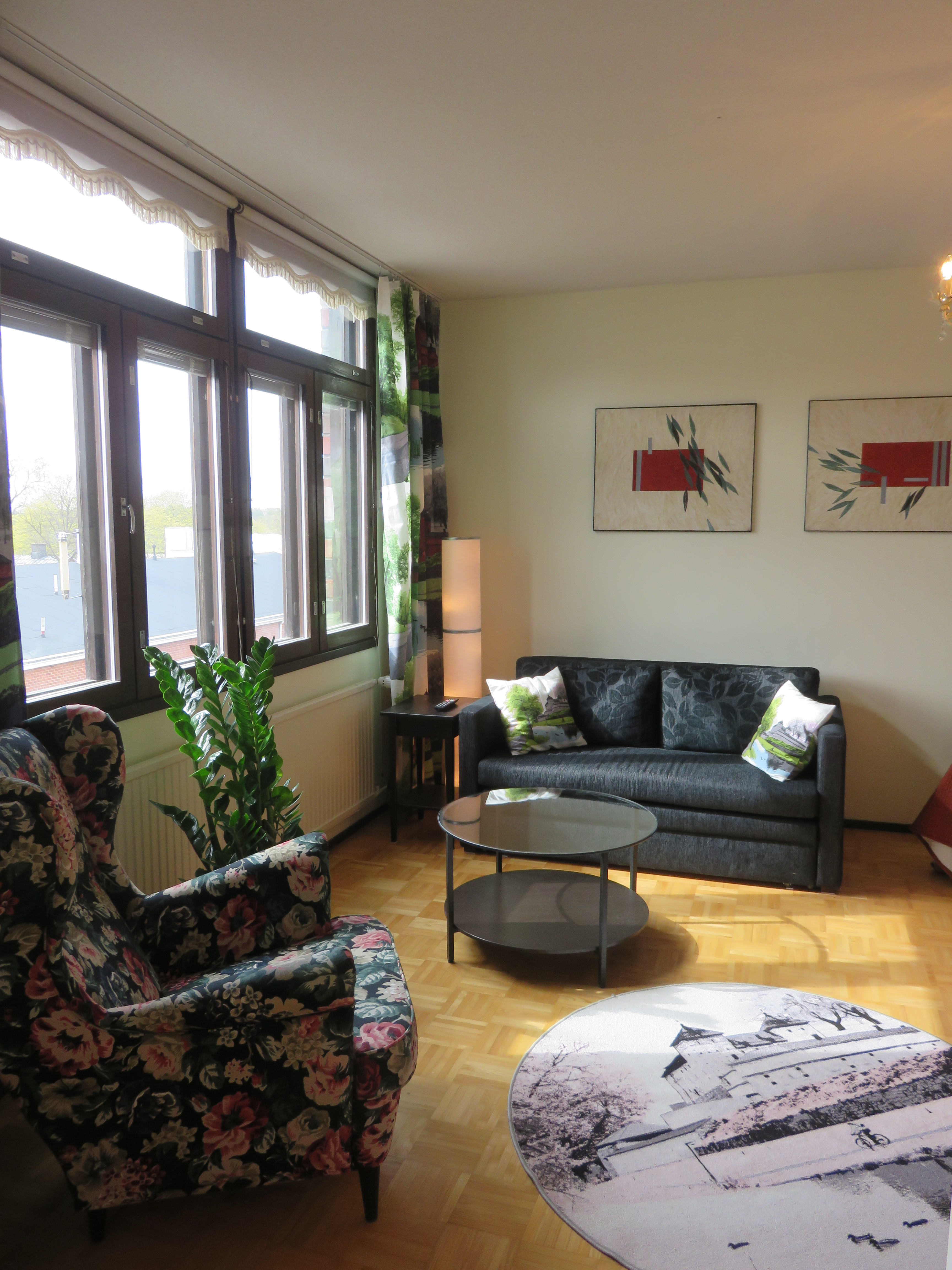 Sauna, bright studio, with parking space