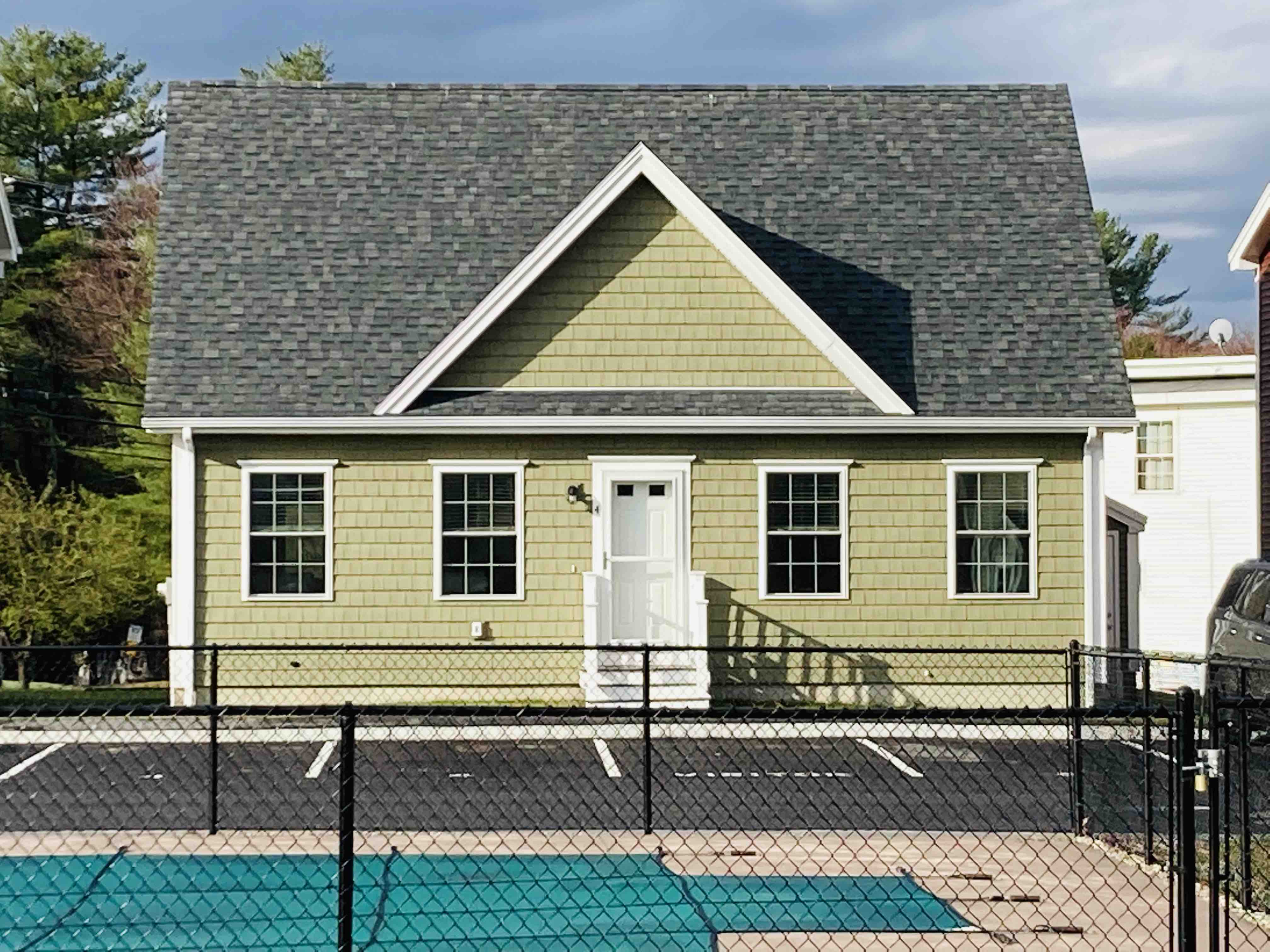 Love OOB!  NEW 3 BR, 2.5 BA Maine Home