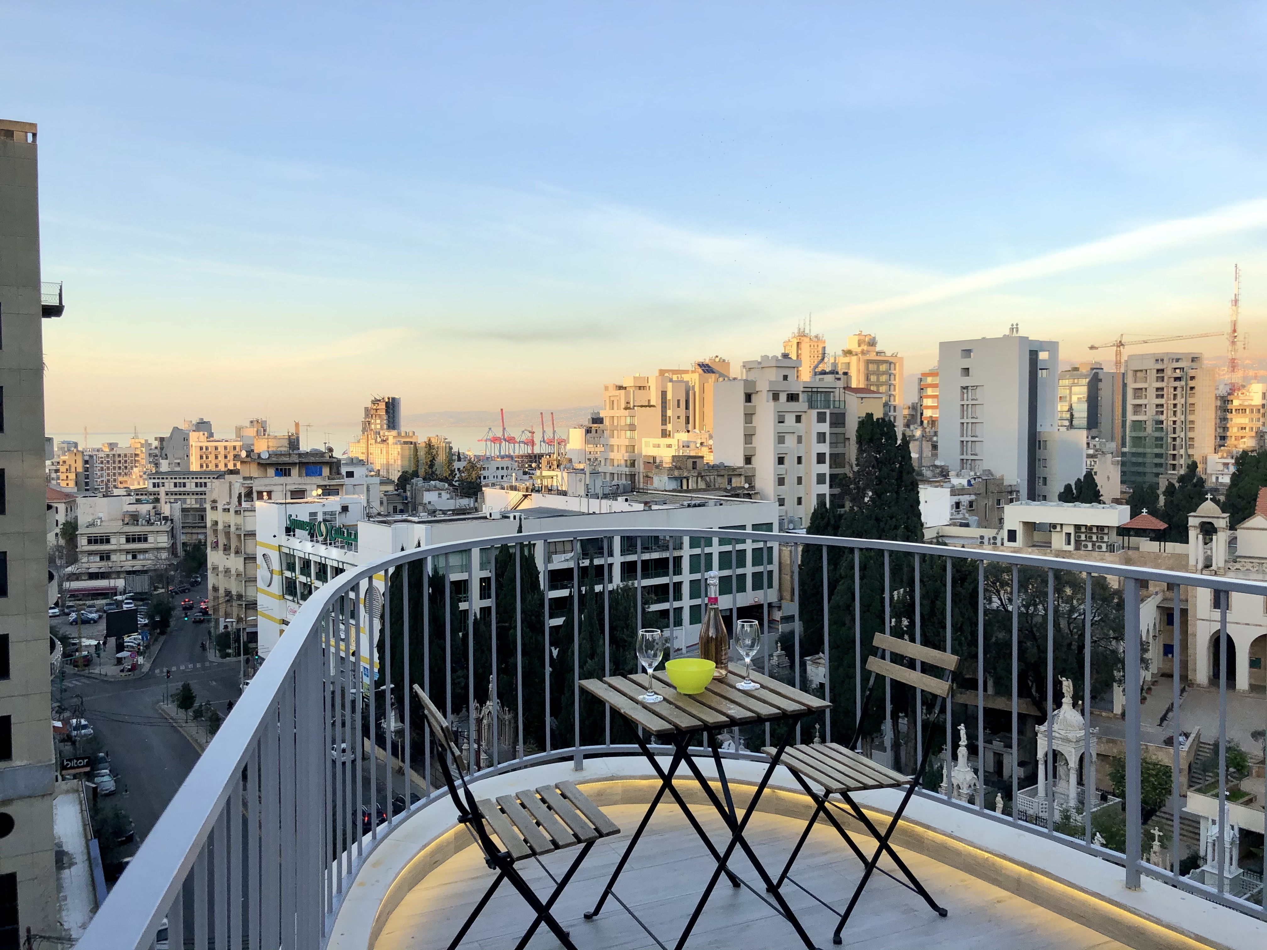 Studio w/ Terrace & Park. - Ashrafieh