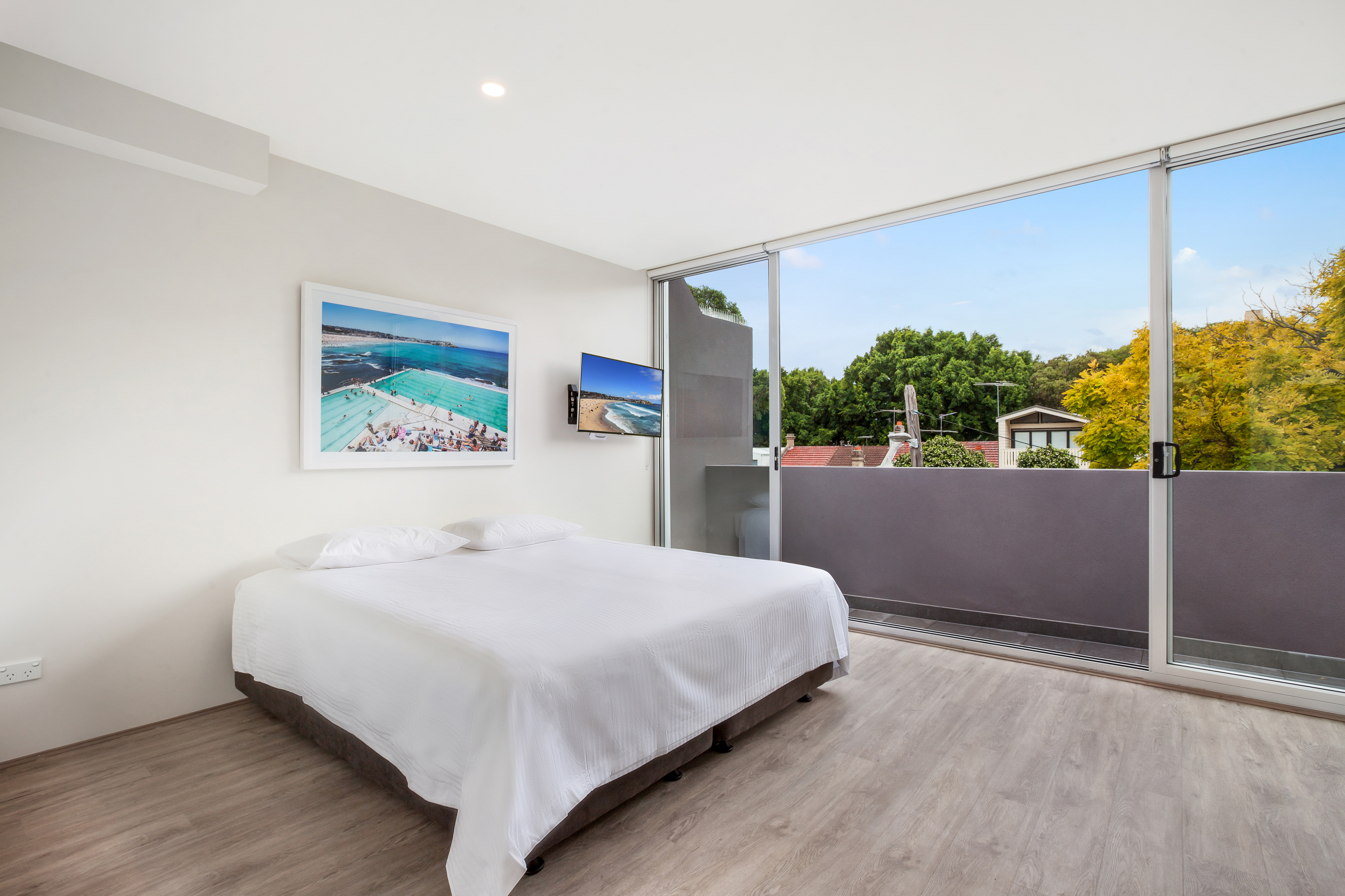 BONDI BEACH STUDIOS: IX