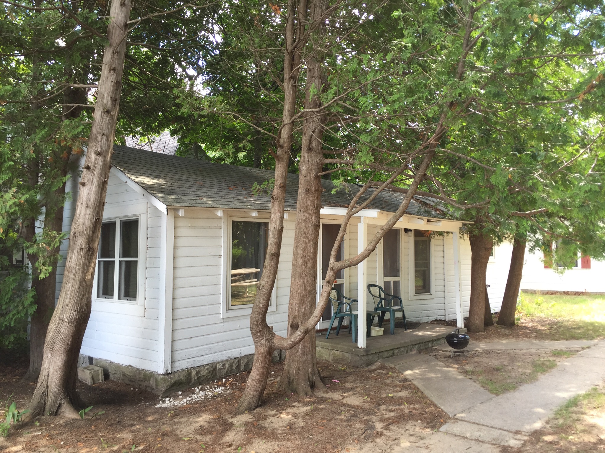 Island View Cottages Cottage 7Walk to downtown Cottages for Rent in Traverse City, Michigan