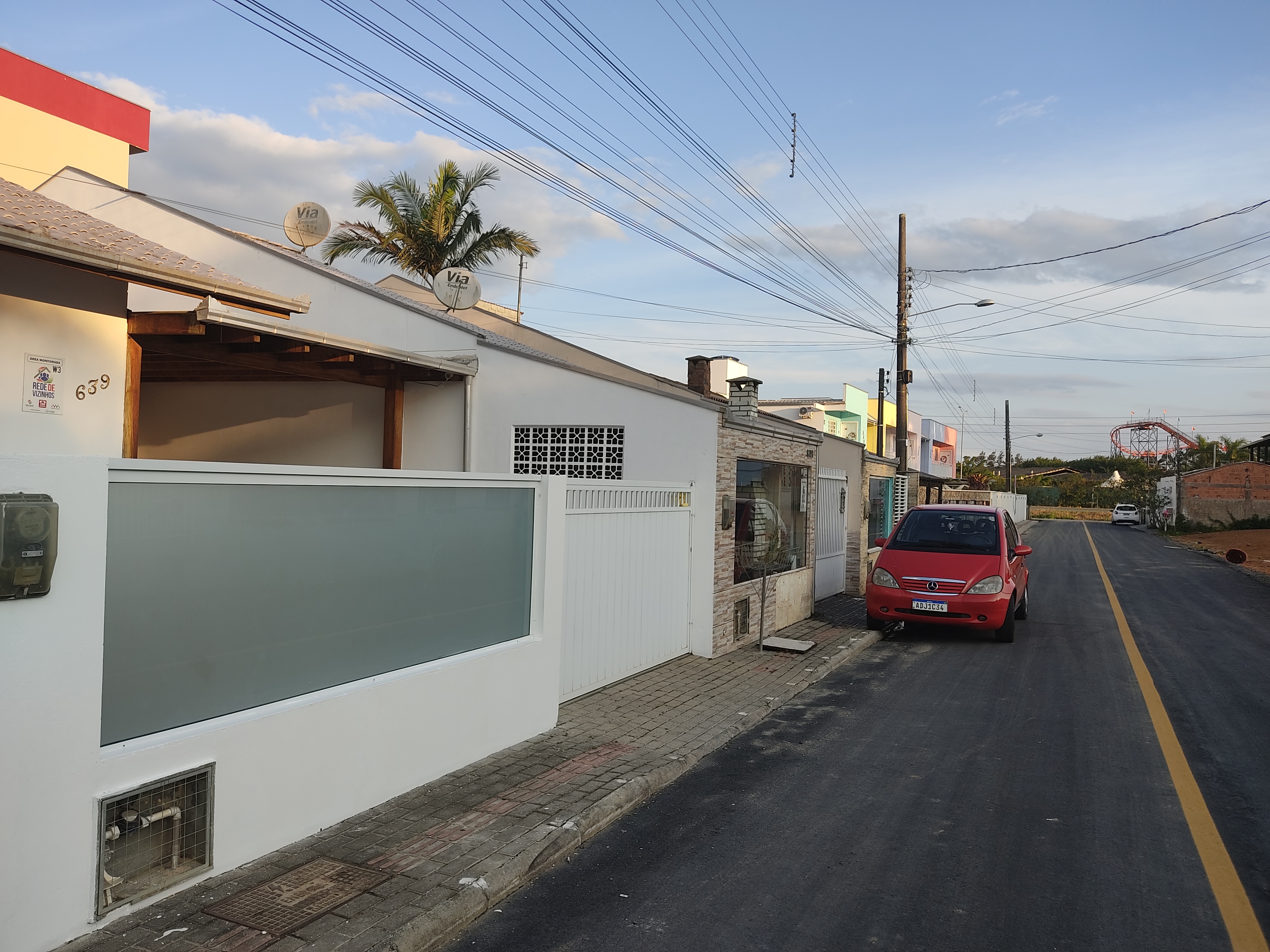 Cozy house next door to Beto Carrero Park!