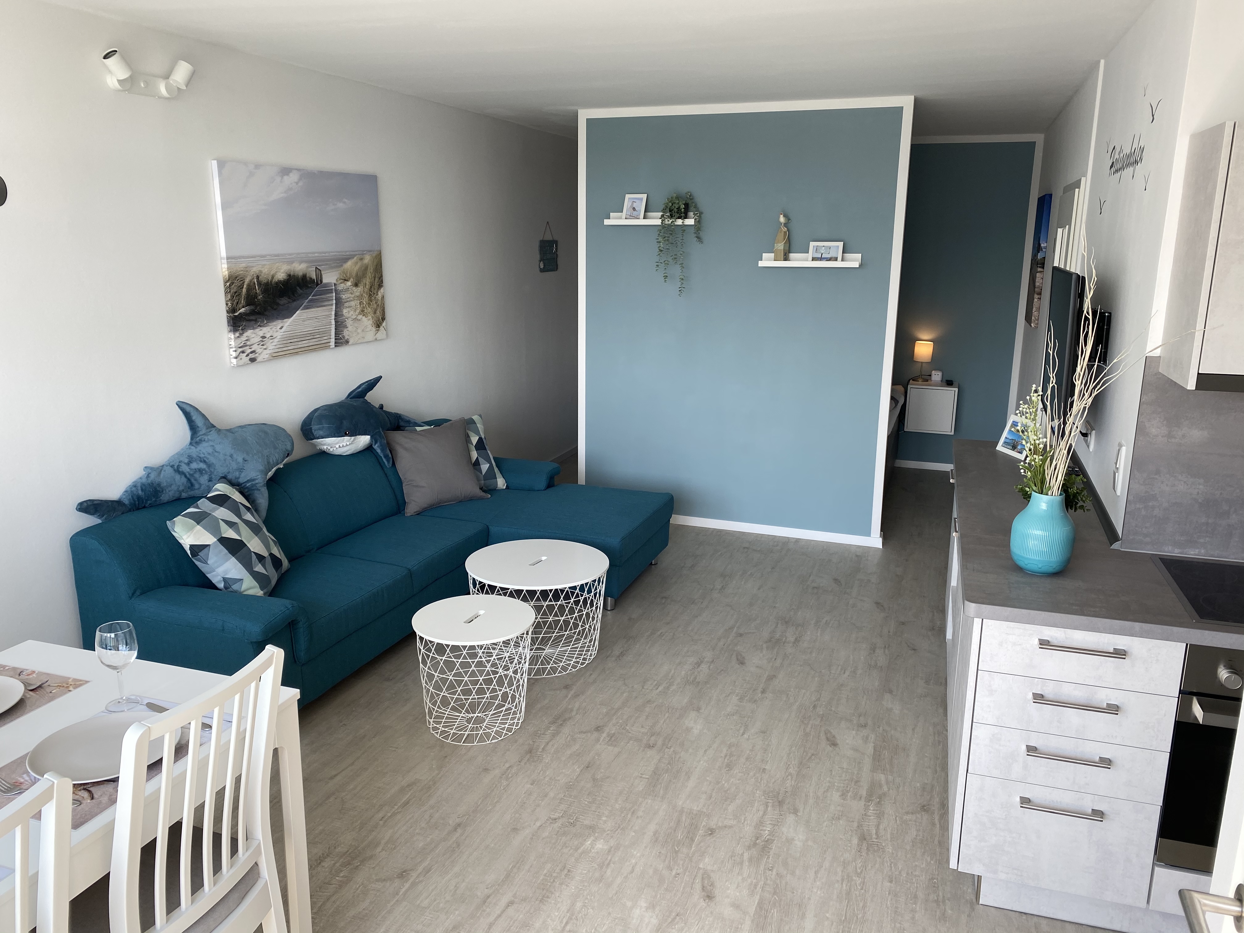 Modernized apartment with inland lake view/ WiFi