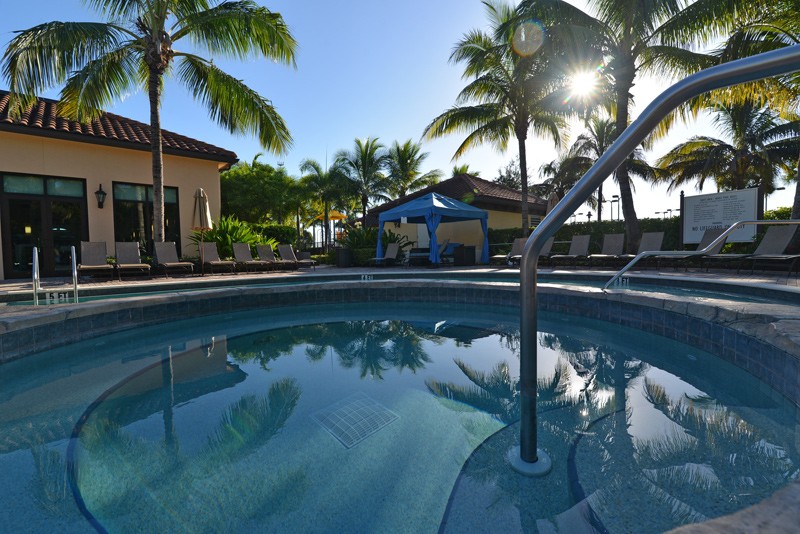 Luxury Naples Bay Resort Cottage - Cottages for Rent in Naples, Florida