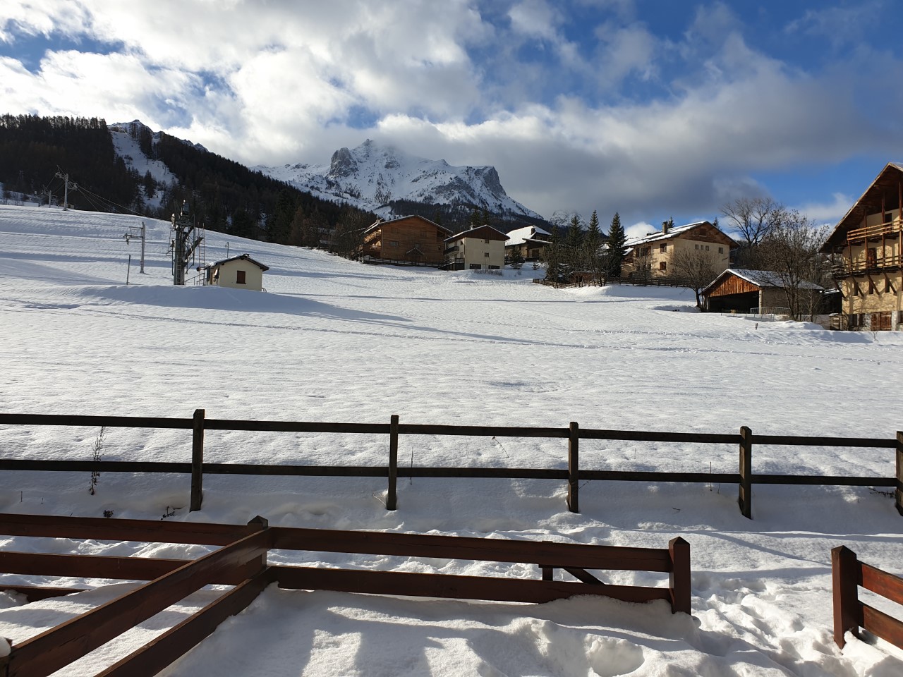 Studio 30m2 with garden at the foot of the Sauze slopes