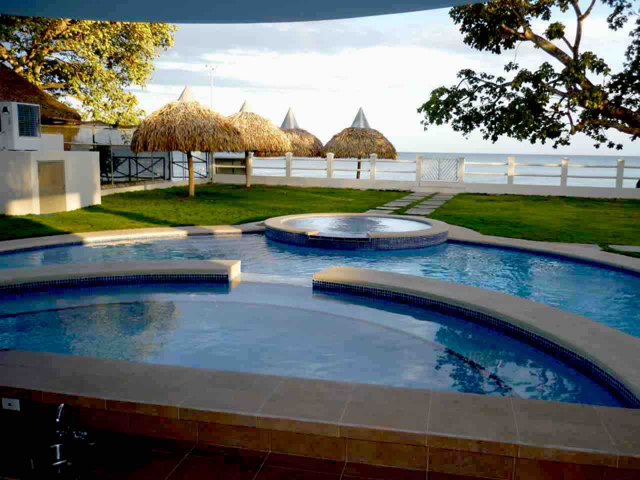 Beautiful and Cozy Loft with Pool and Sea View