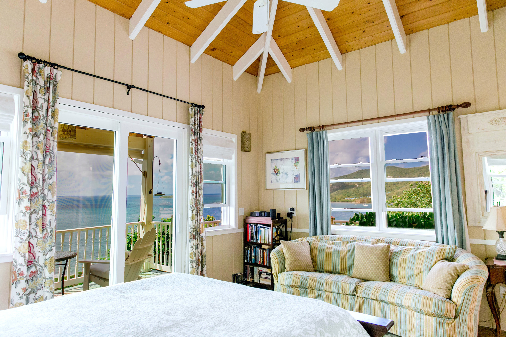 A House of Open Arms Cottage with AC Guesthouses for Rent in Coral