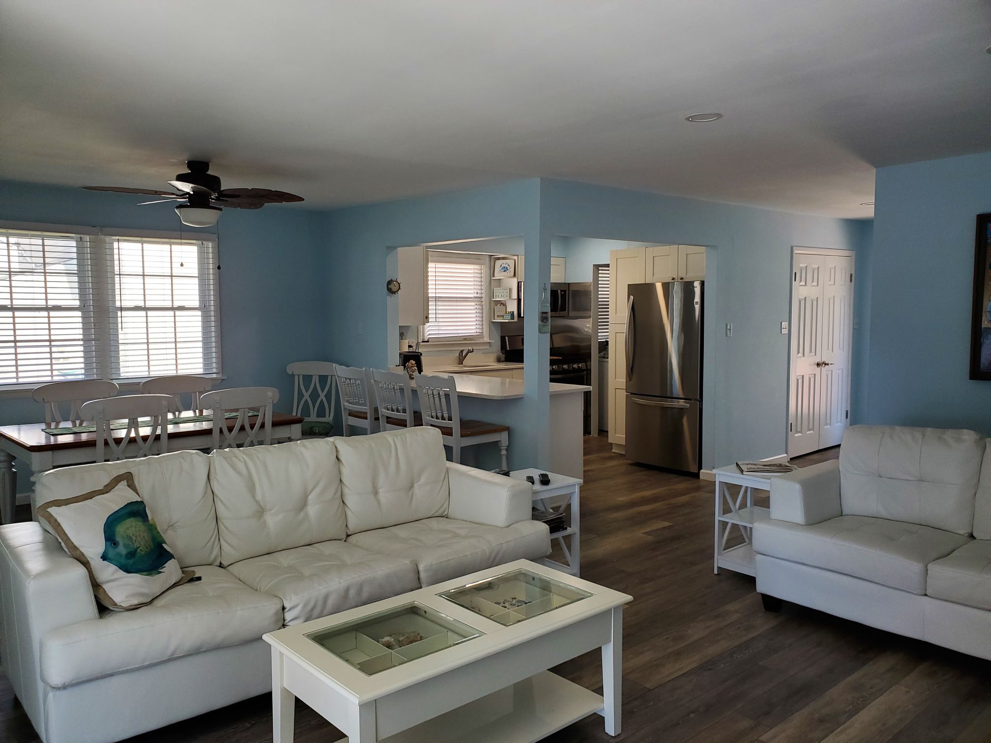 Beach Block Shore Home- Walk to the beach!