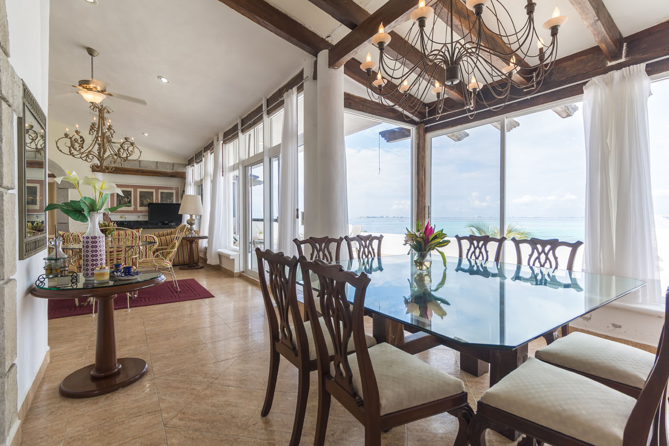 Penthouse Casa Bonita & villas Condominiums for Rent in Isla