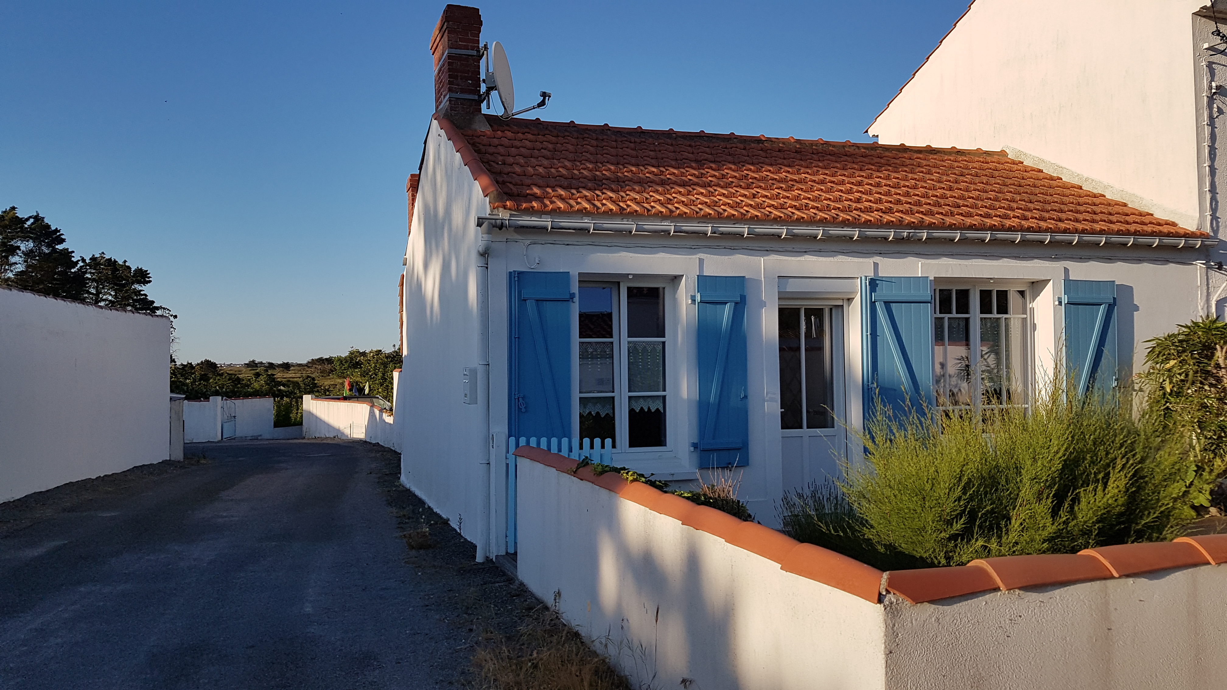 Renovated fisherman's house, enclosed garden, 600 M from sea